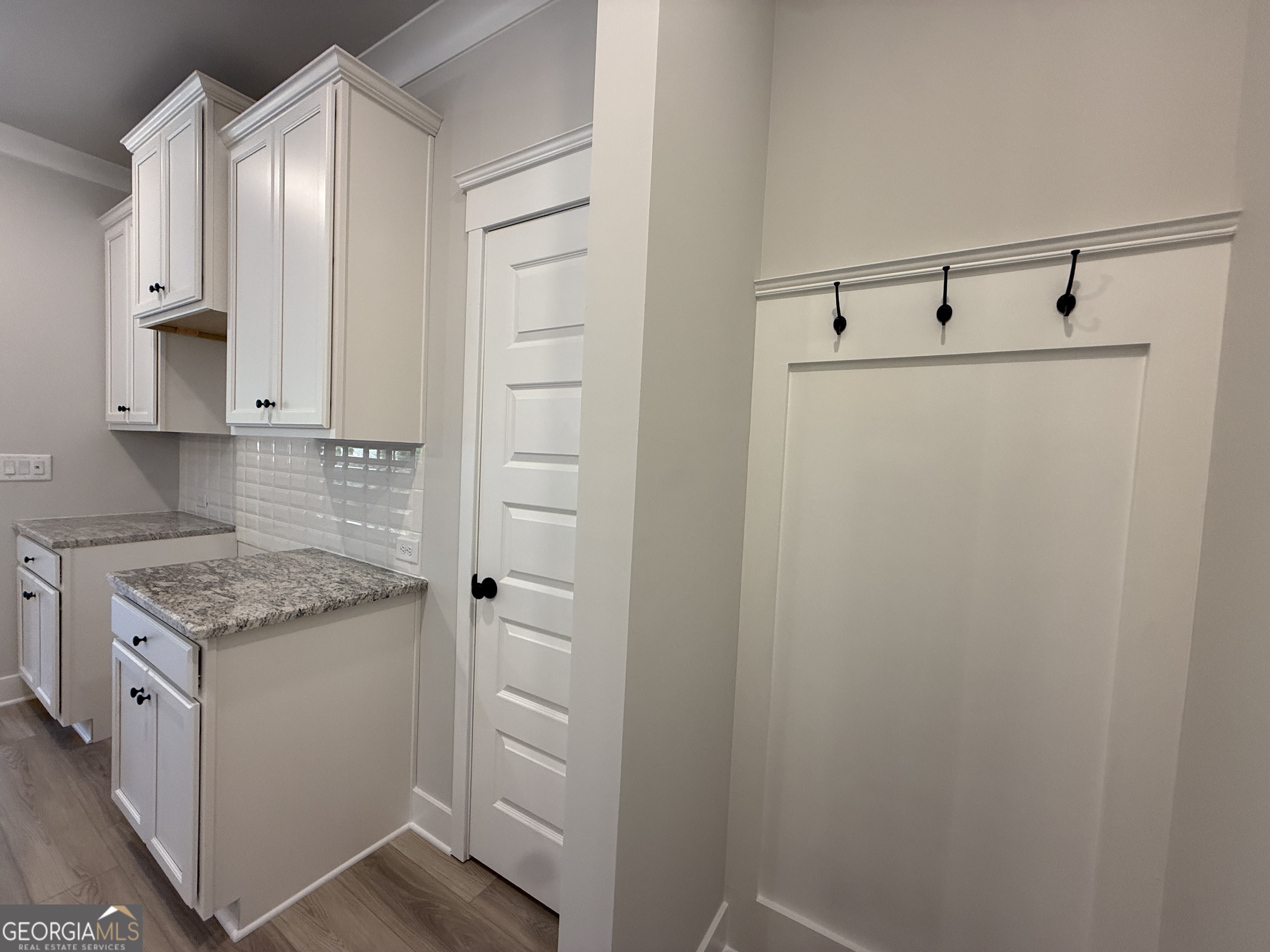 329 Brook Landing Circle Property Photo 6