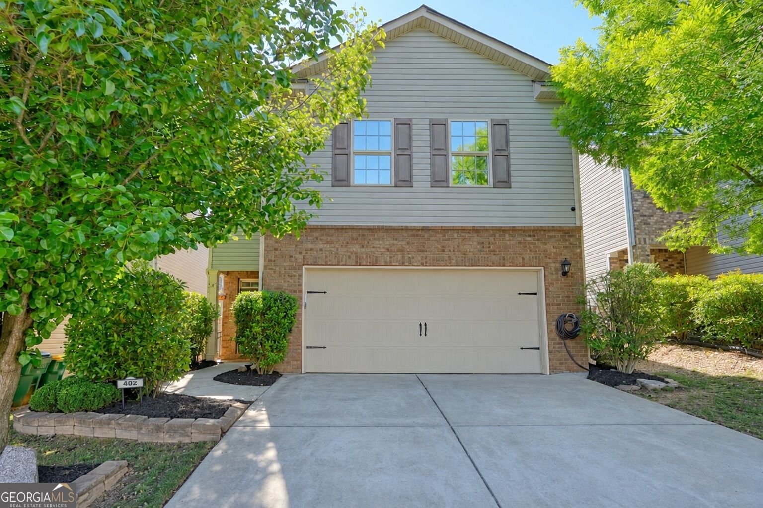 402 Wilshire Court Property Photo 1