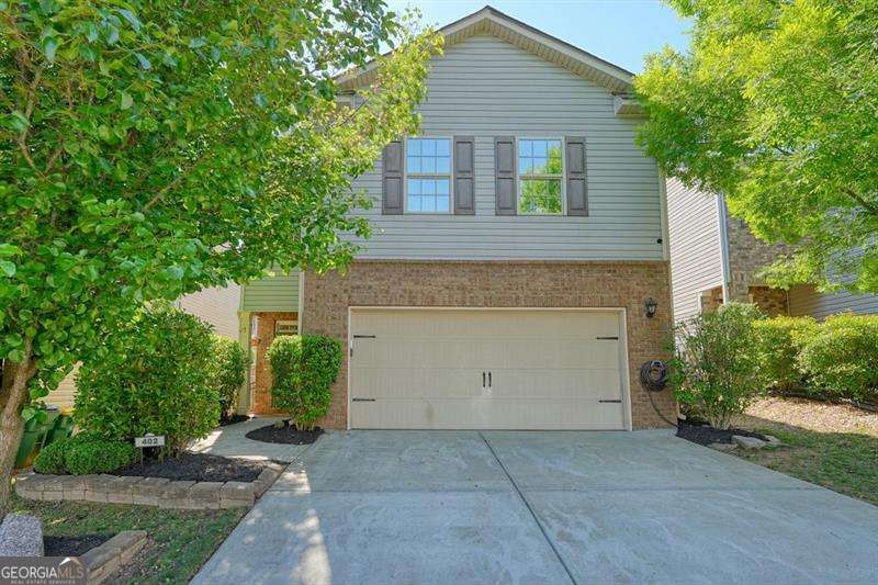 402 Wilshire Court Property Photo 2