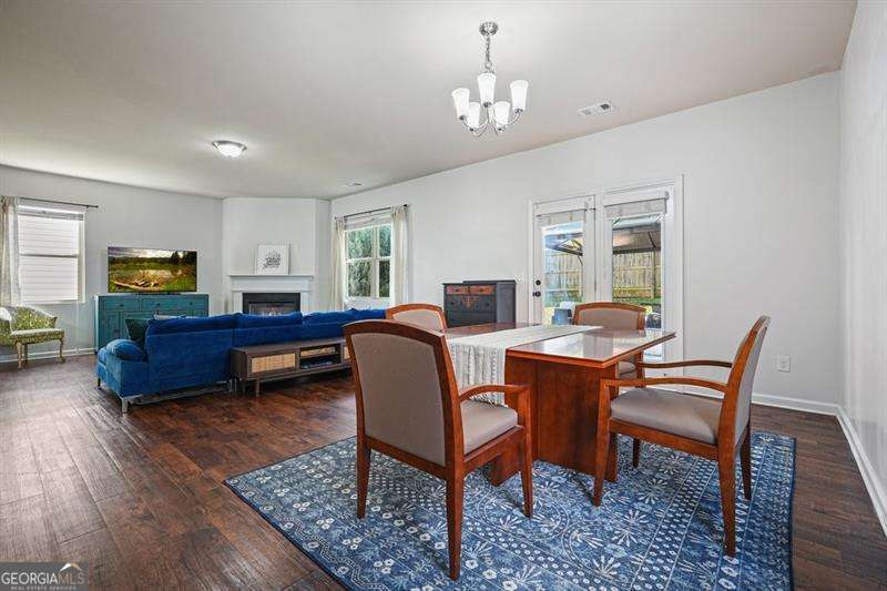 402 Wilshire Court Property Photo 8
