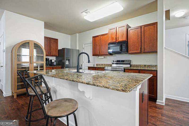 402 Wilshire Court Property Photo 13
