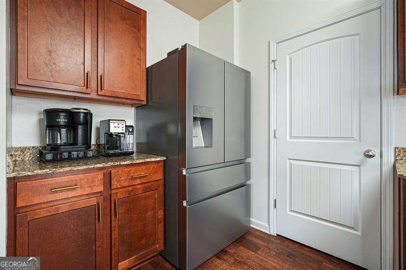 402 Wilshire Court Property Photo 14