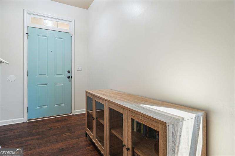 402 Wilshire Court Property Photo 18