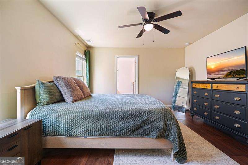 402 Wilshire Court Property Photo 22