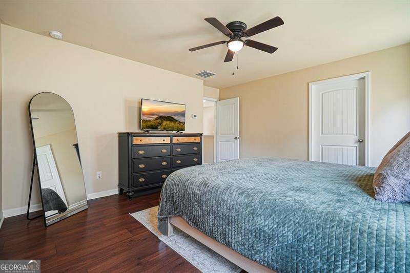402 Wilshire Court Property Photo 23
