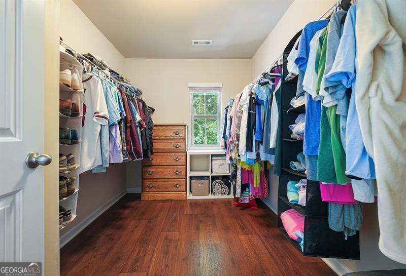 402 Wilshire Court Property Photo 24