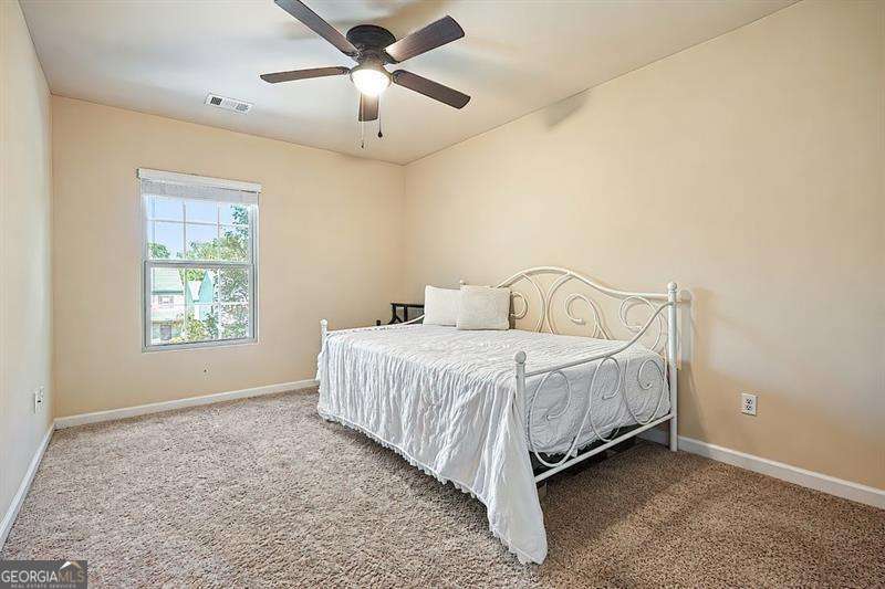 402 Wilshire Court Property Photo 32