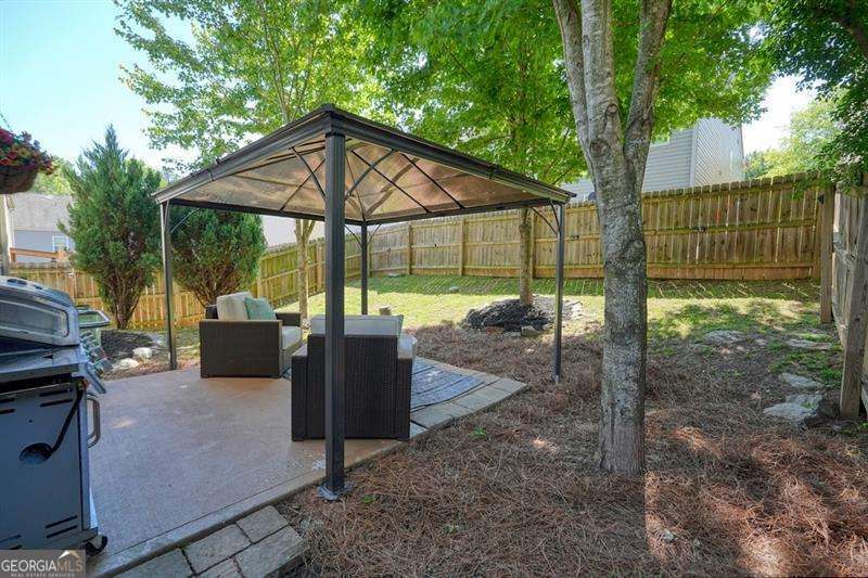 402 Wilshire Court Property Photo 34