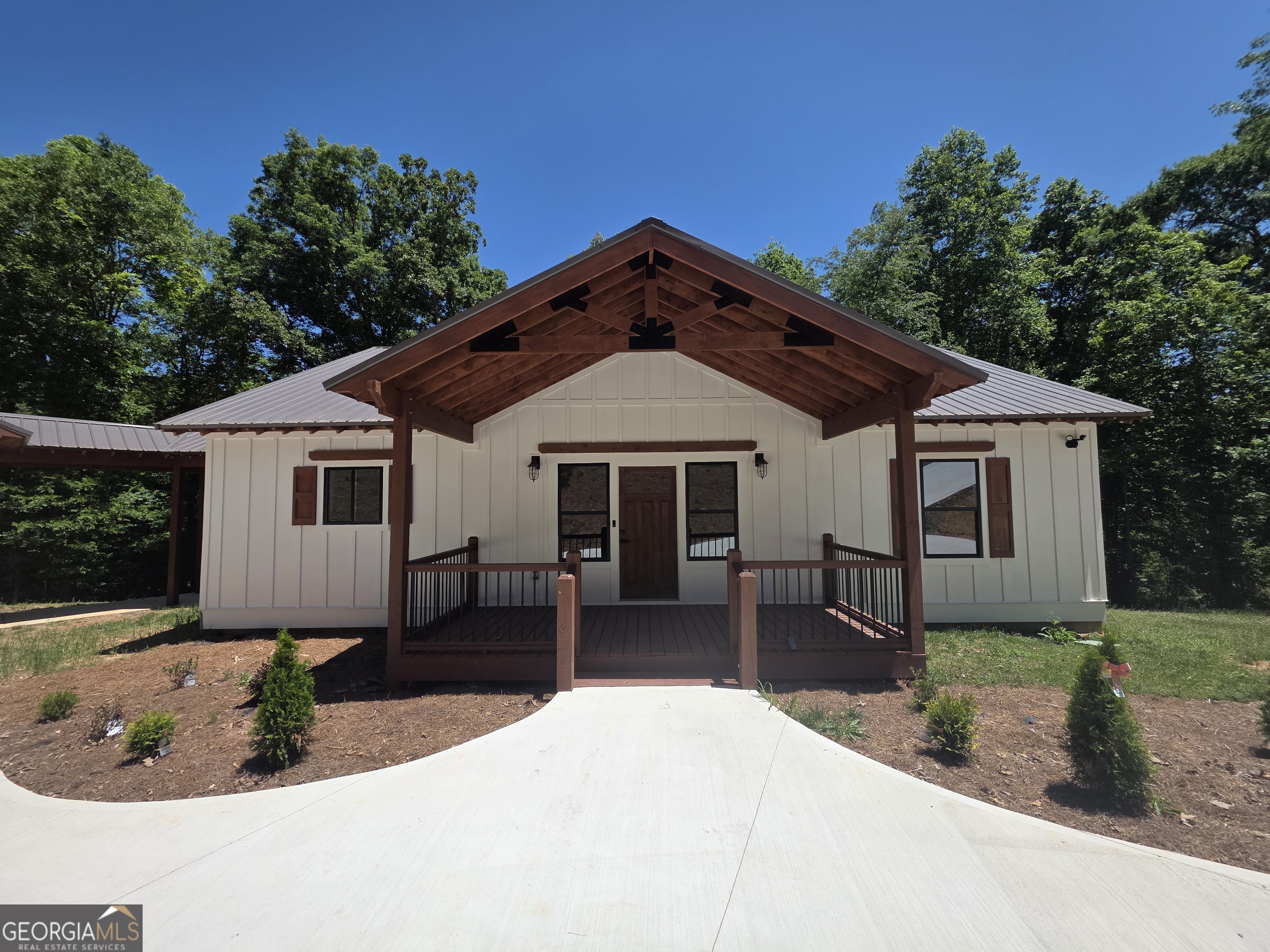 1217 Youngs Farm Road Property Photo 3
