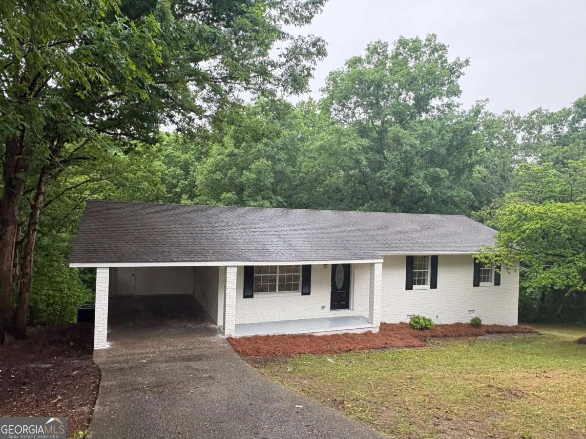 643 Akins Road Property Photo 2