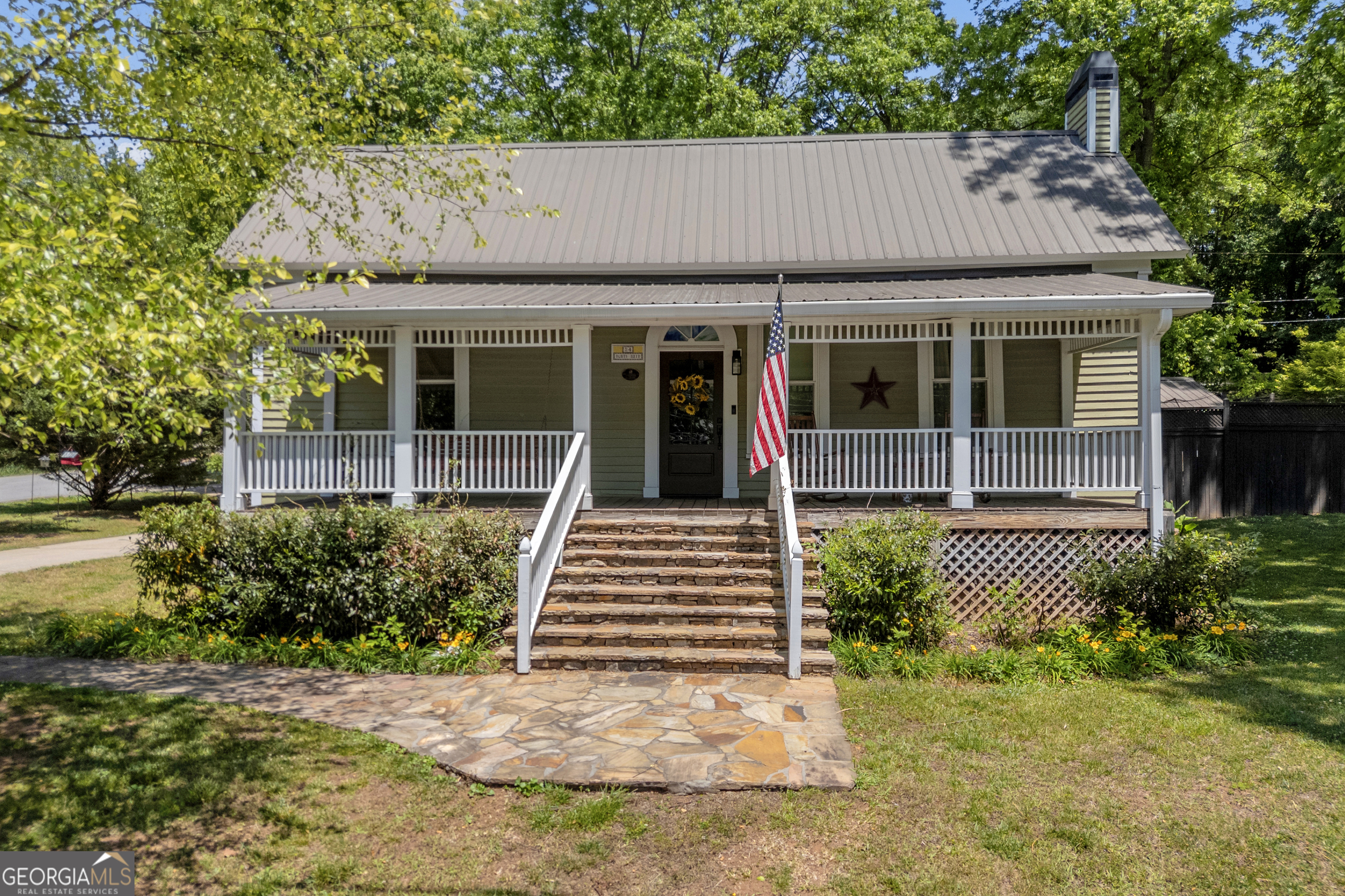 24 N Main Street Property Photo 1