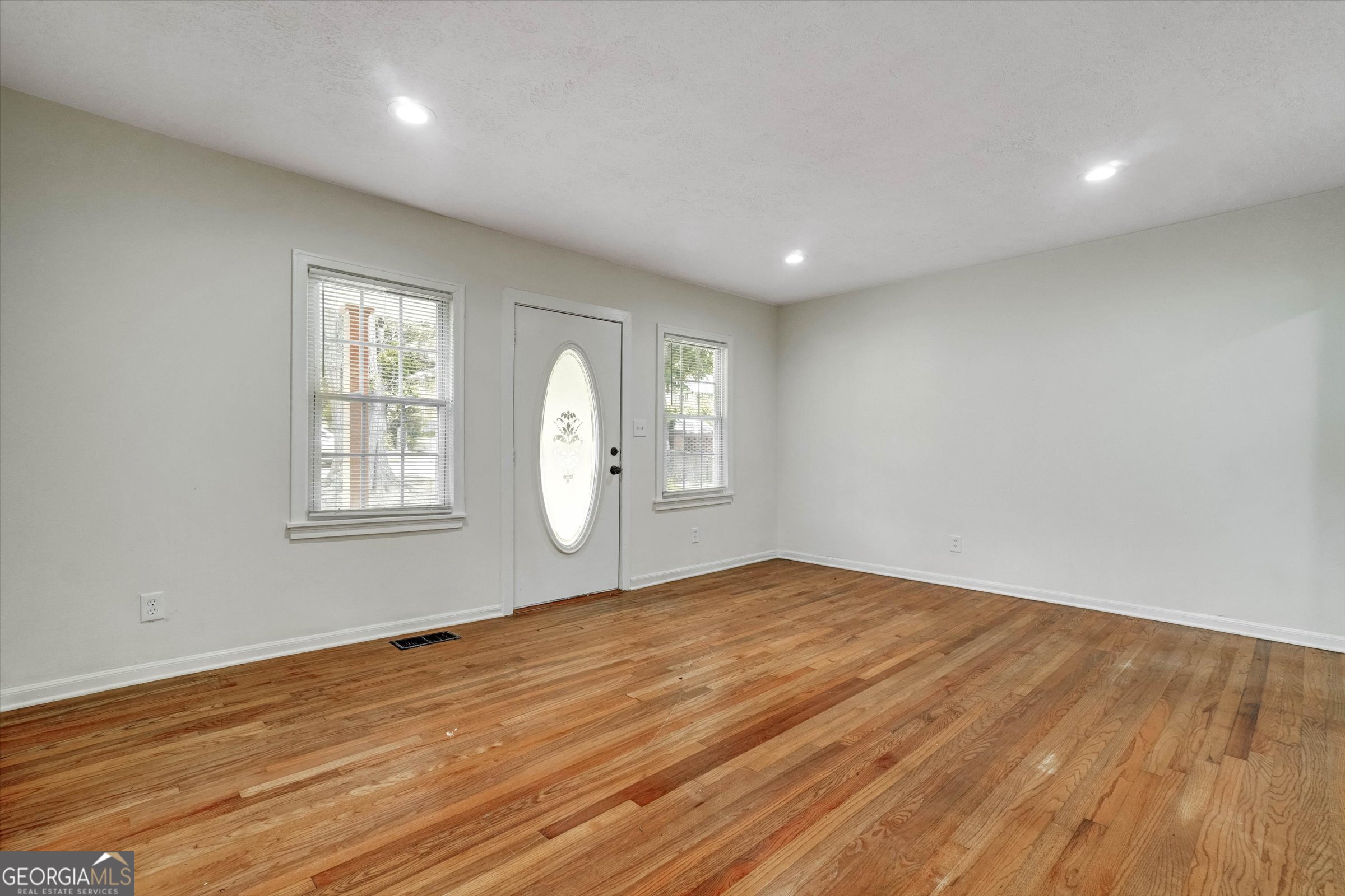 788 Richard Street Ne Property Photo 7