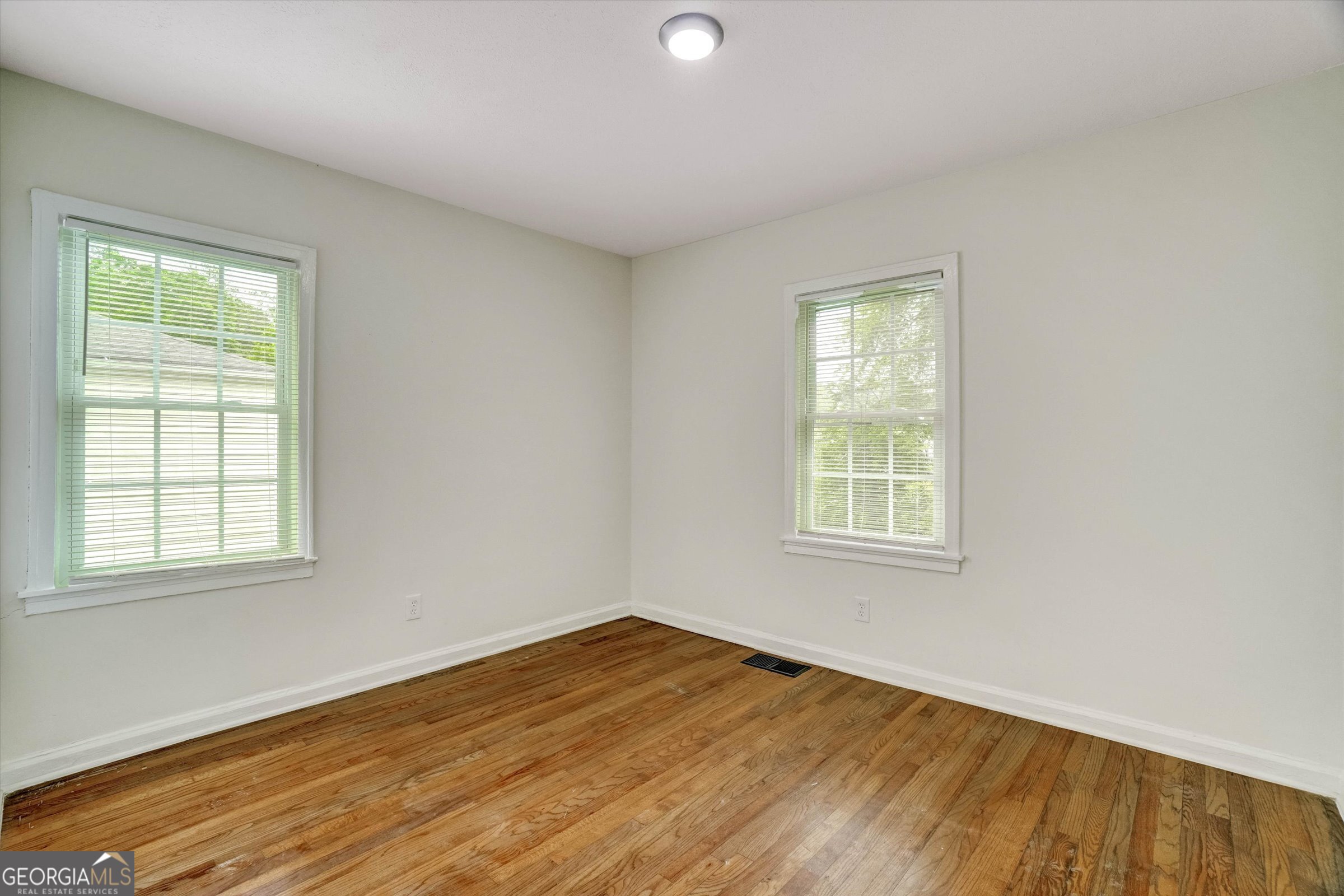 788 Richard Street Ne Property Photo 23