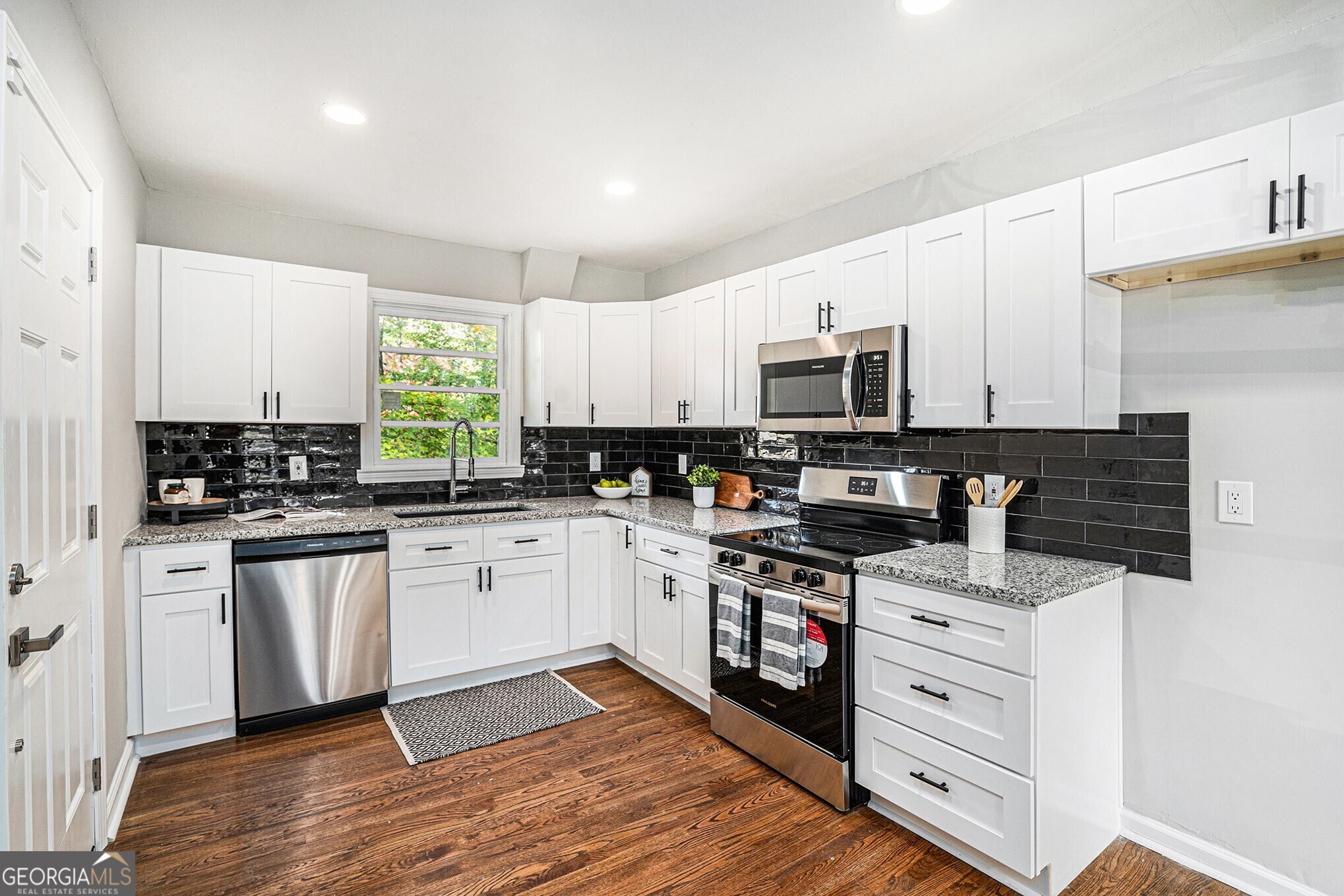 2693 Washington Street Nw Property Photo 3
