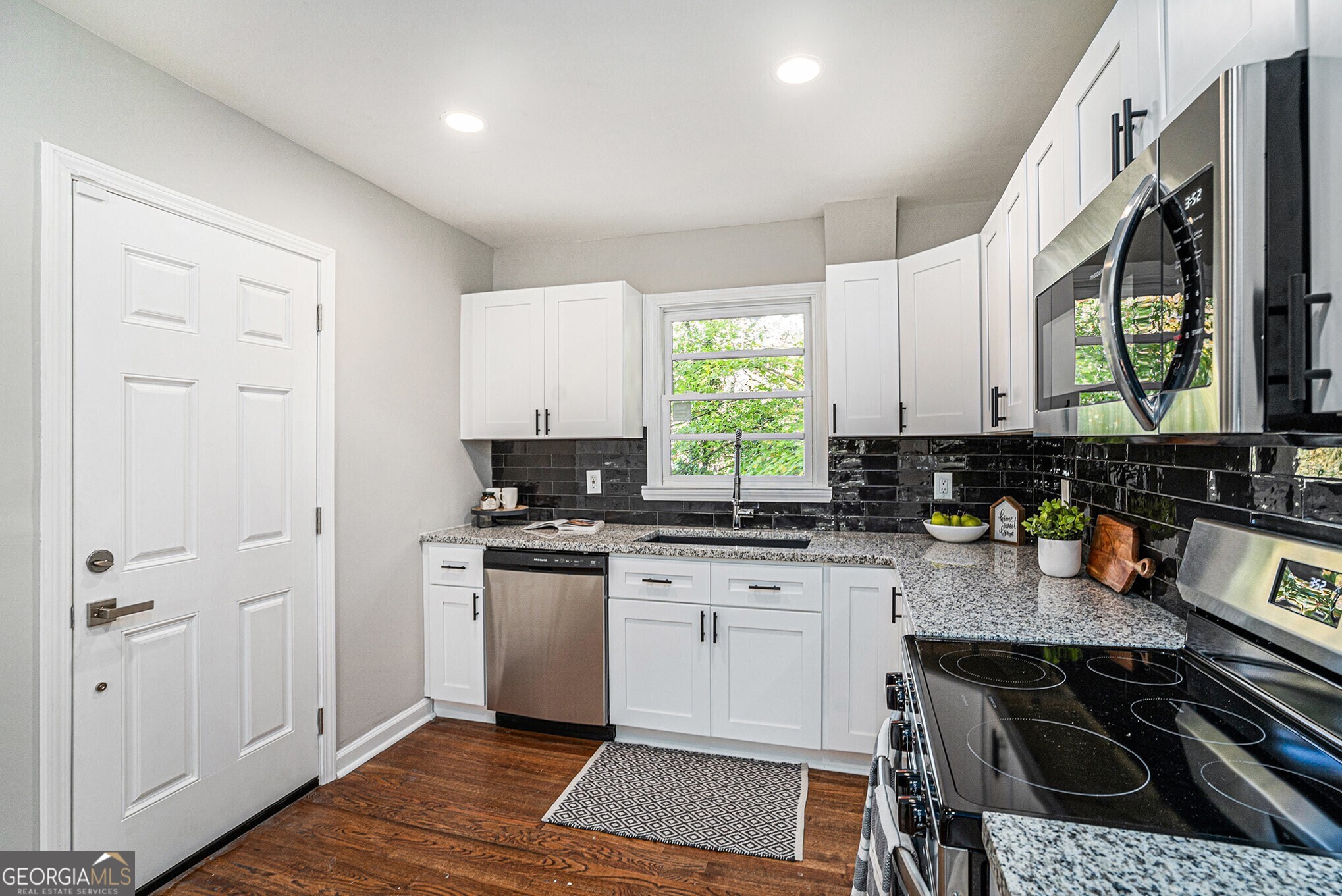 2693 Washington Street Nw Property Photo 12
