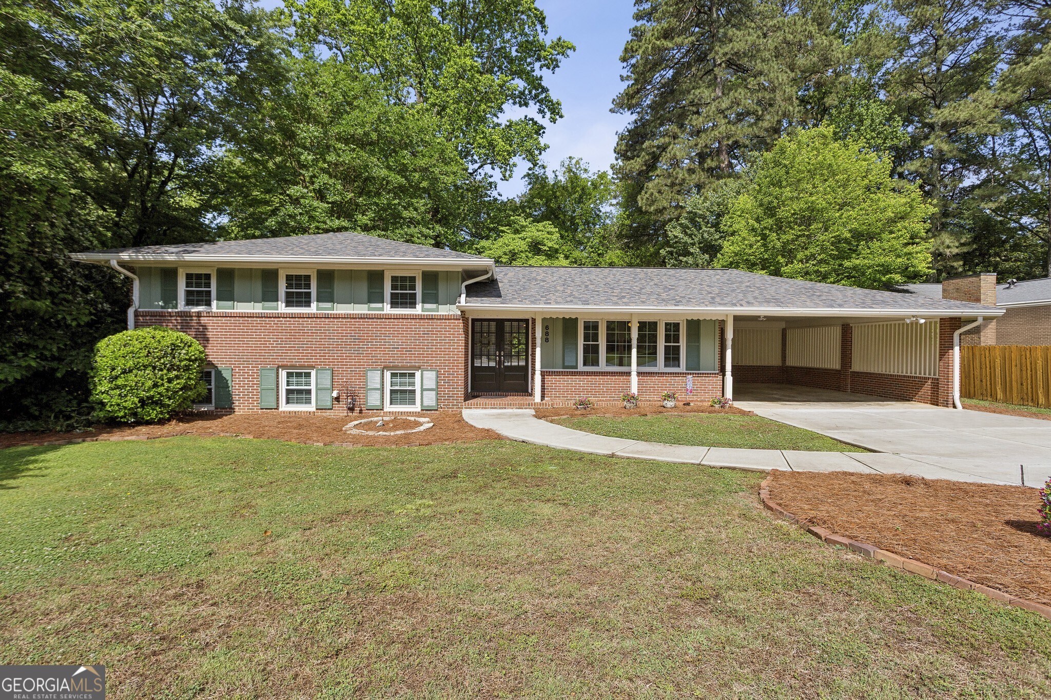 688 Huntington Place Se Property Photo 1