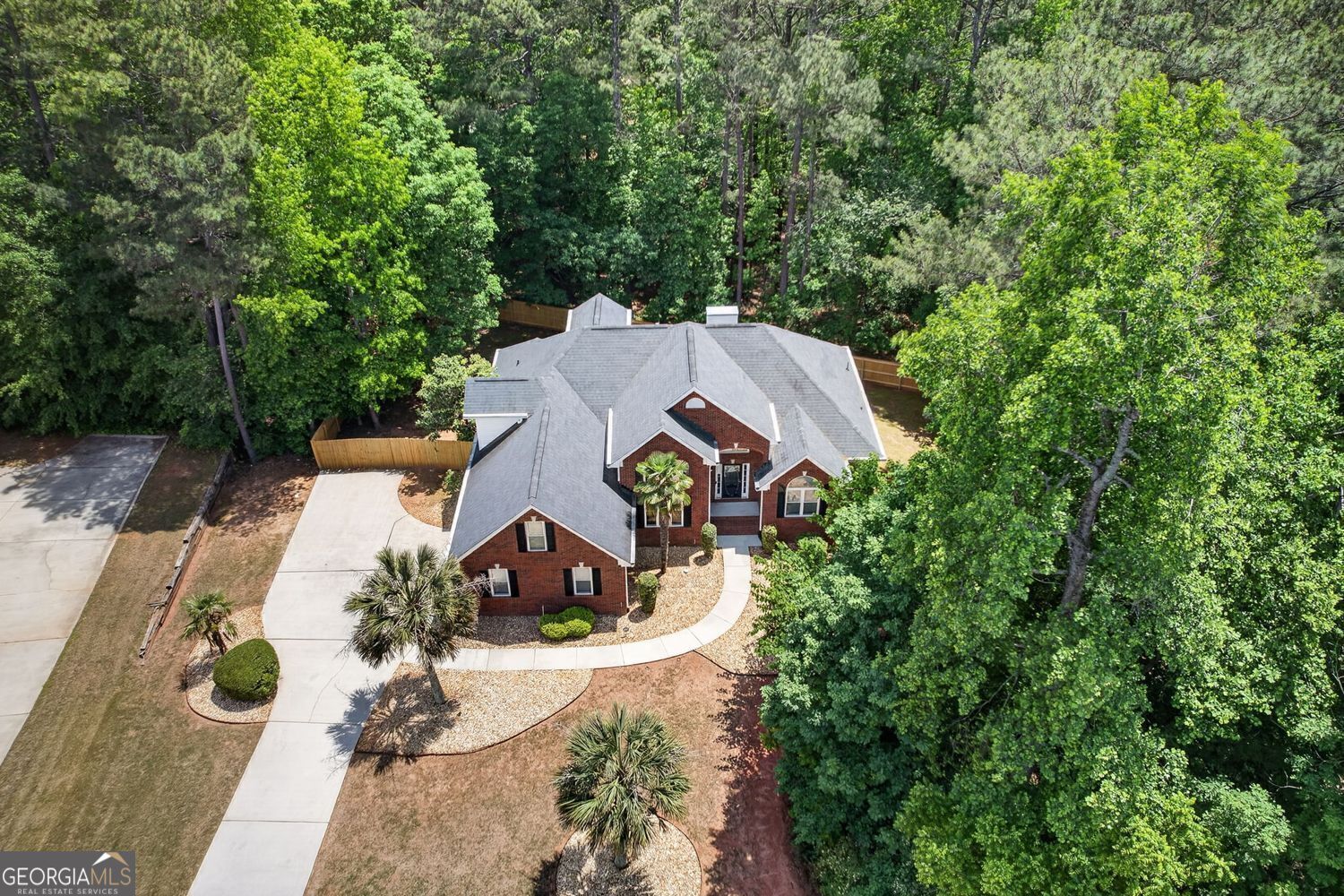 560 Brook Hollow Drive Property Photo 2
