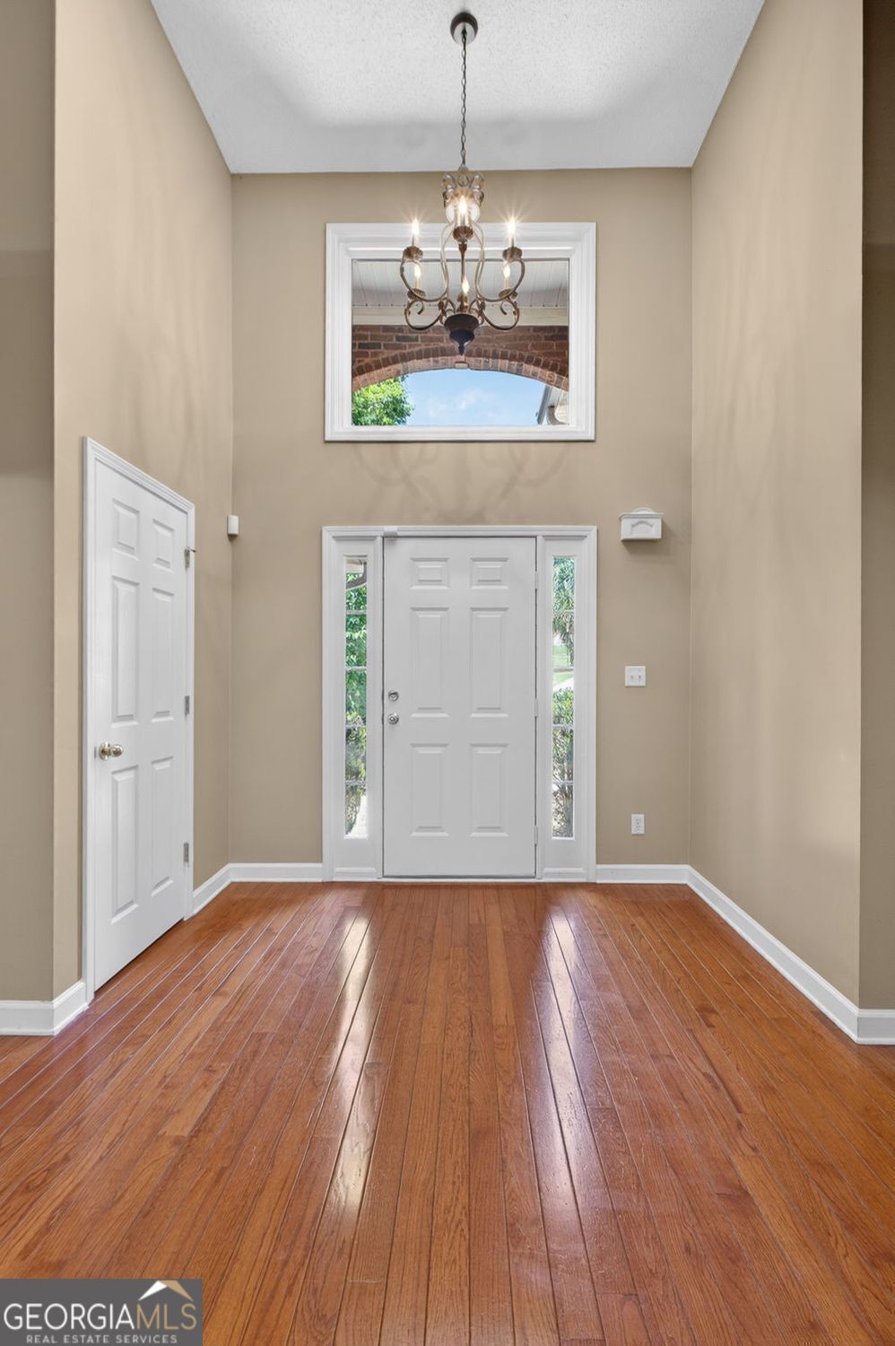560 Brook Hollow Drive Property Photo 5