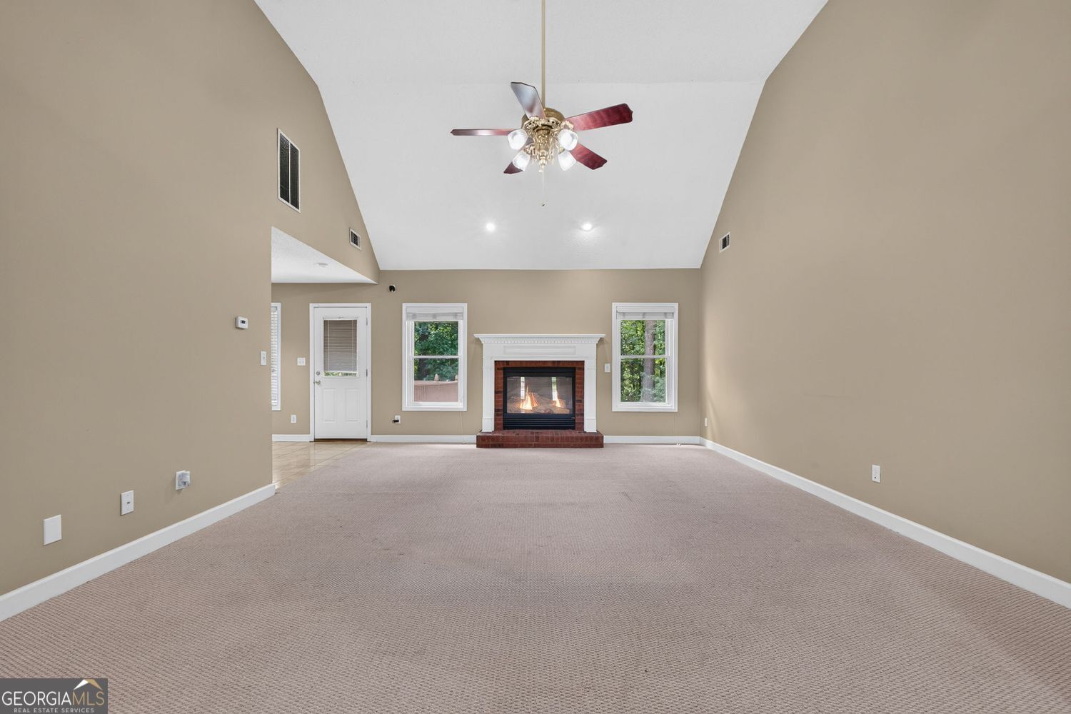 560 Brook Hollow Drive Property Photo 7