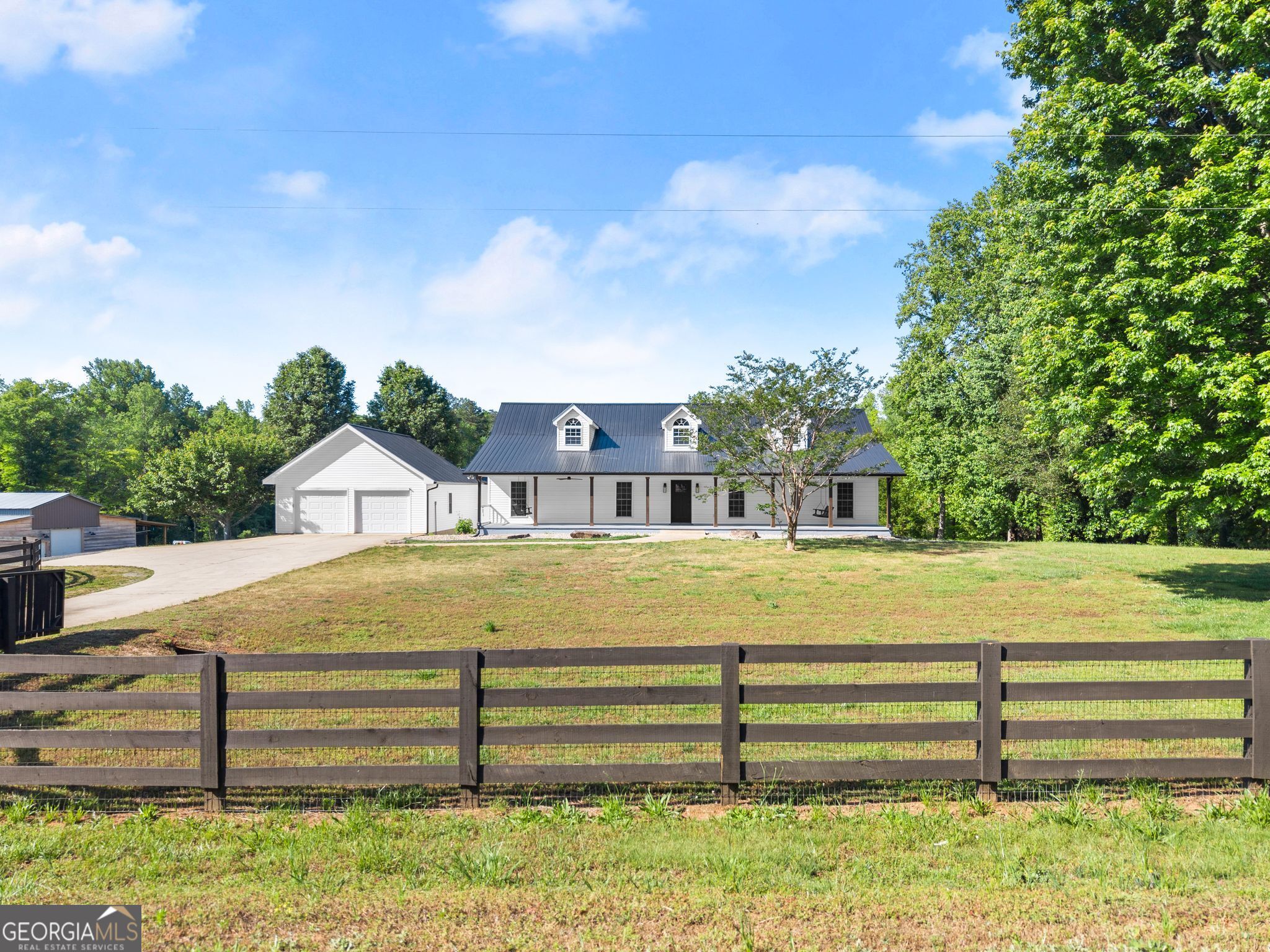 6147 Dahlonega Highway Property Photo 2