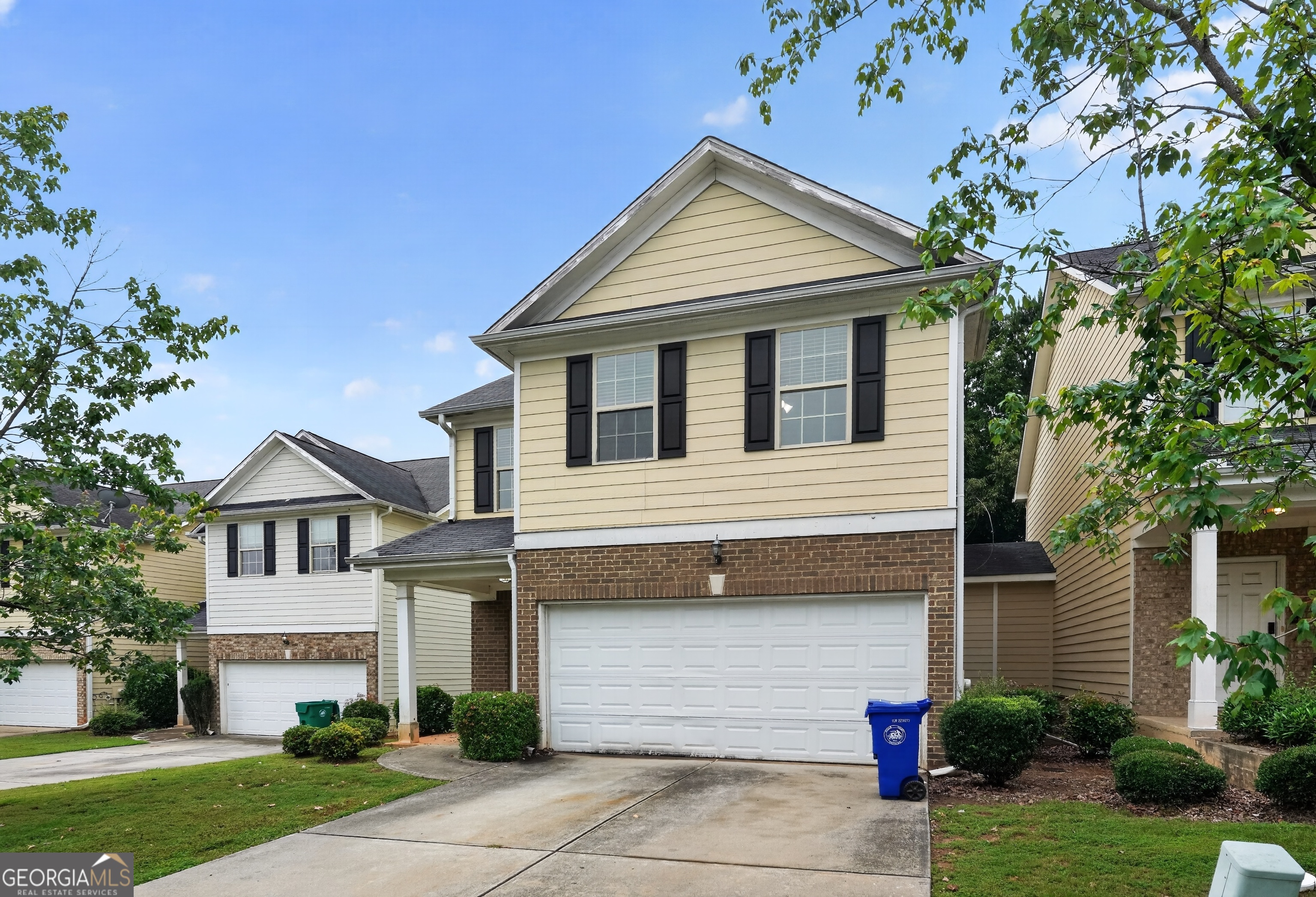 6381 Shadow Square Property Photo 2
