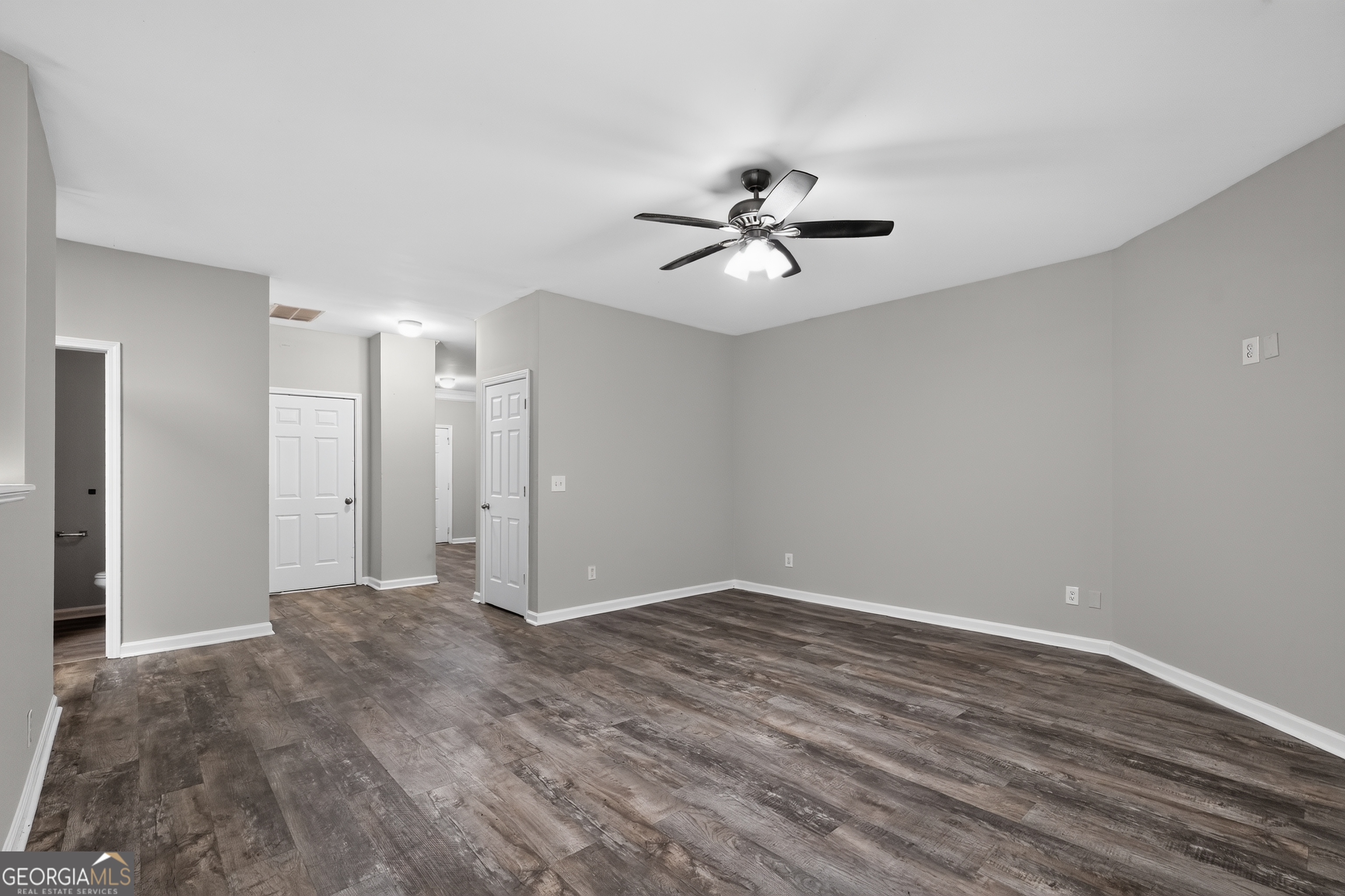 6381 Shadow Square Property Photo 7