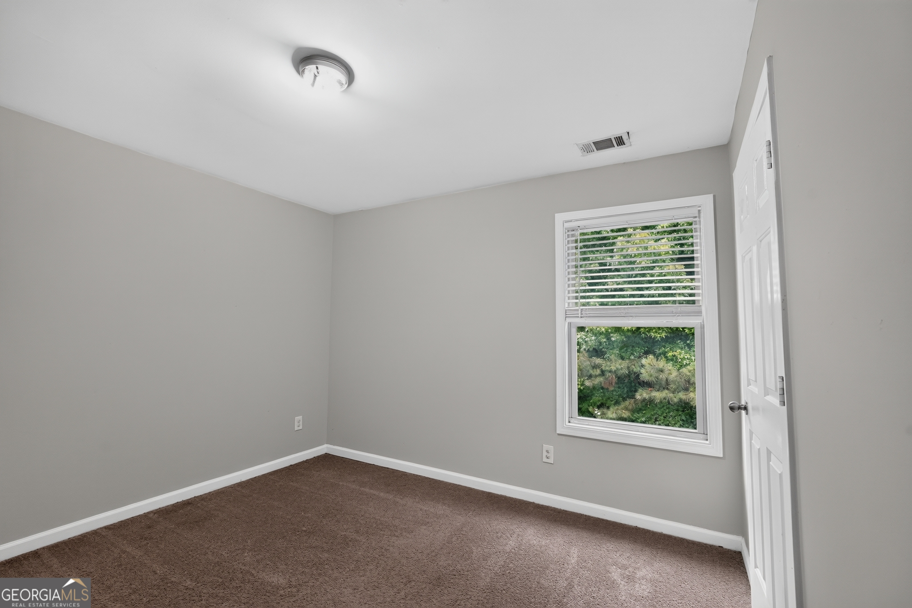 6381 Shadow Square Property Photo 10
