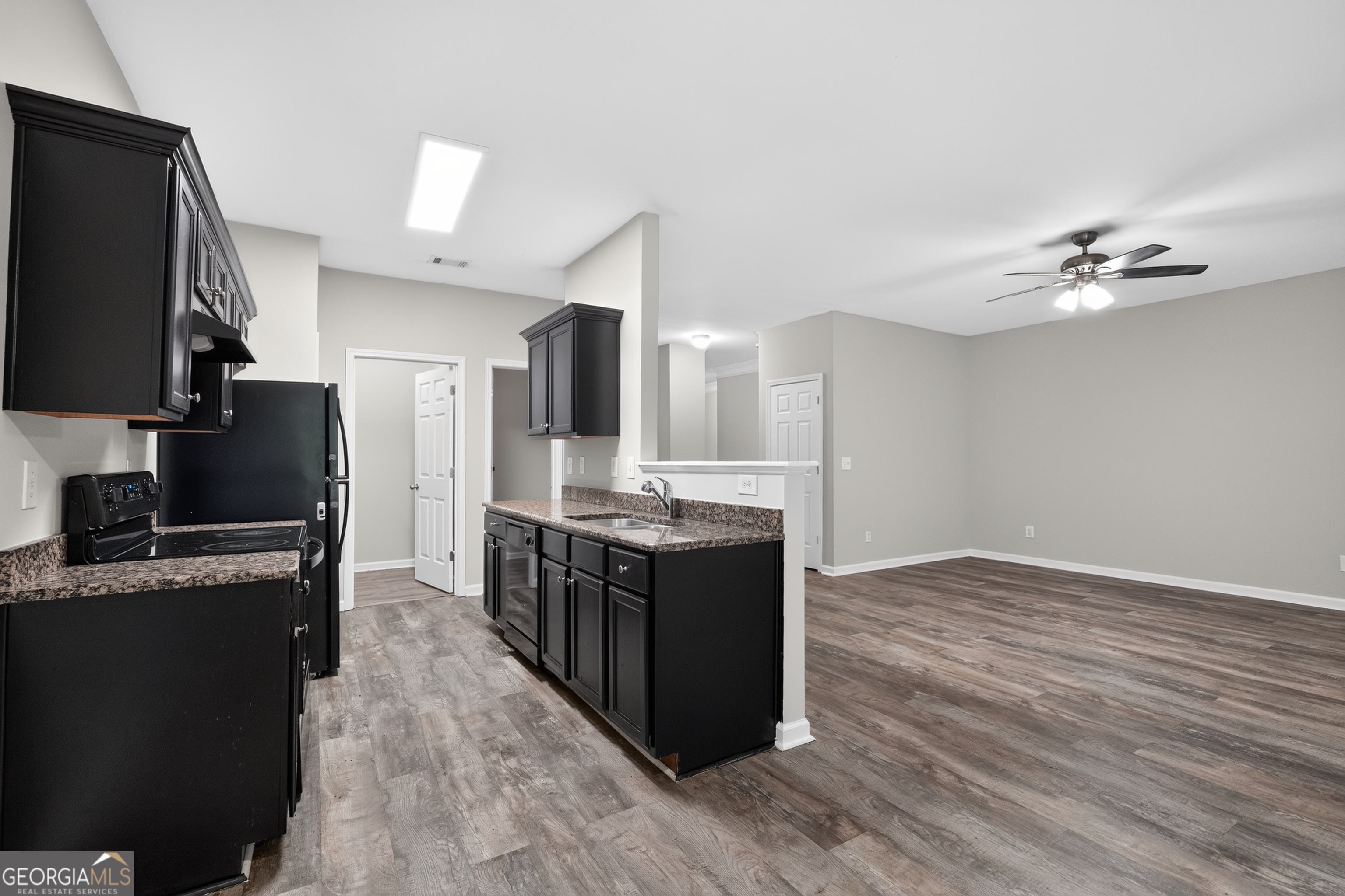 6381 Shadow Square Property Photo 13