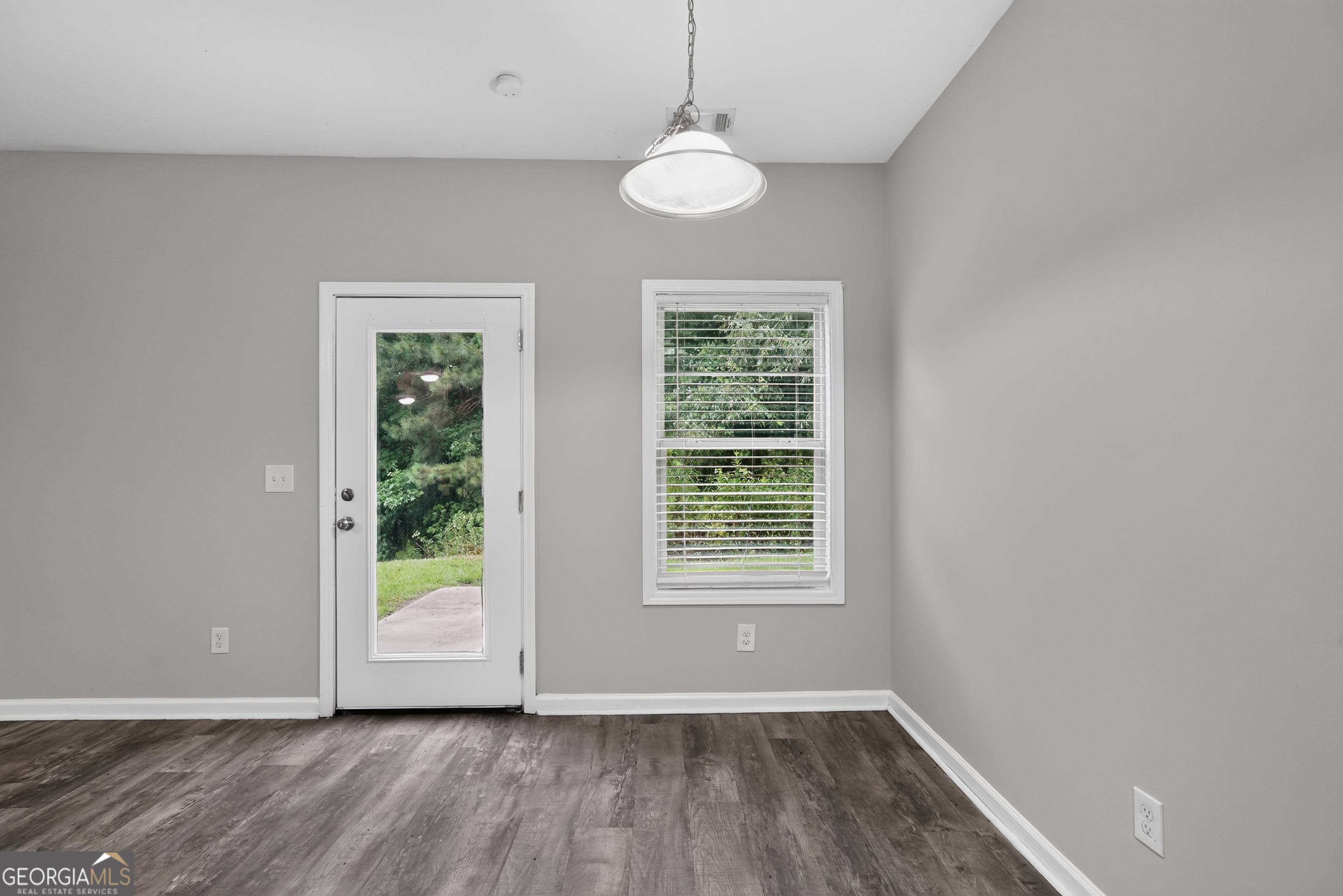 6381 Shadow Square Property Photo 14