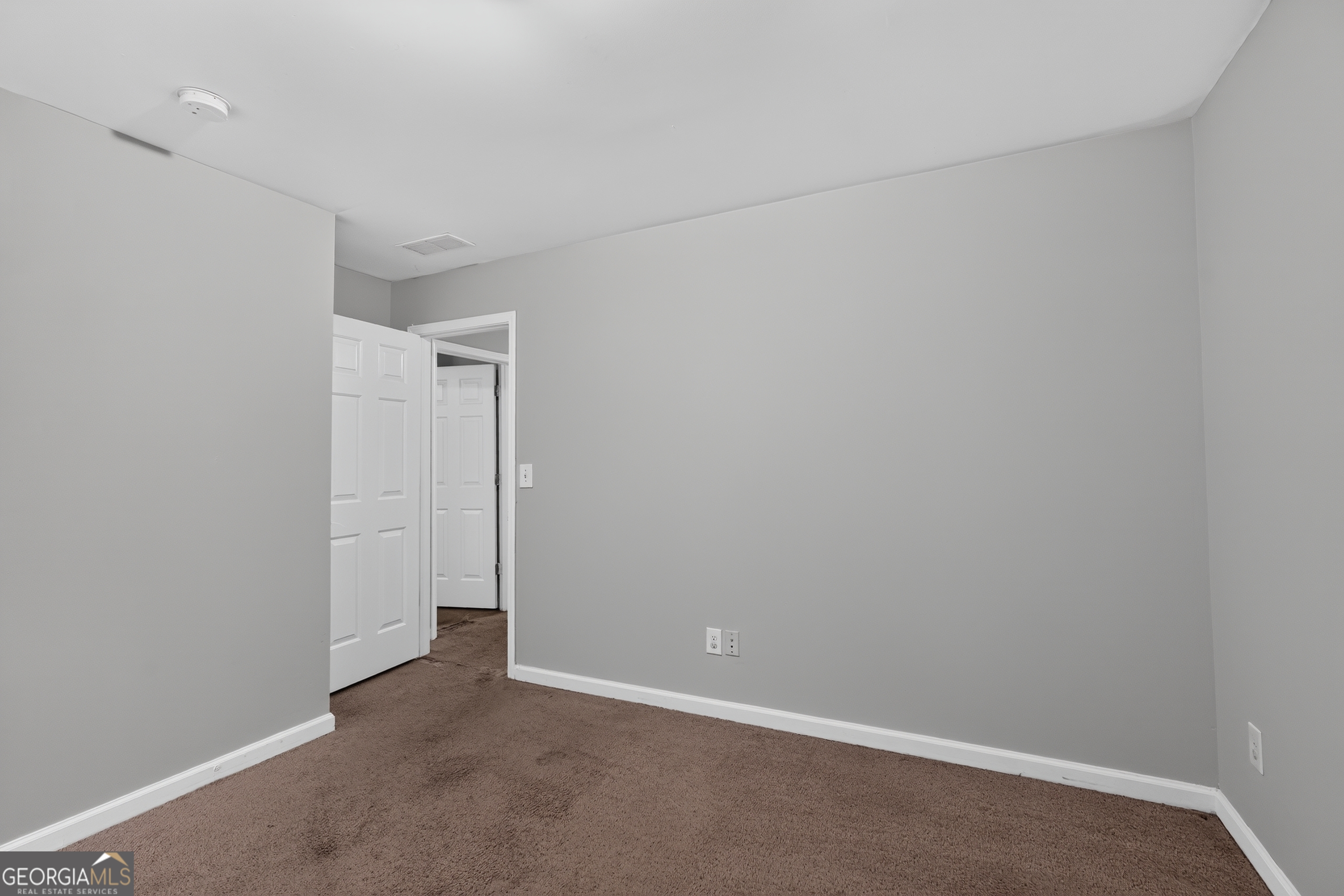 6381 Shadow Square Property Photo 15