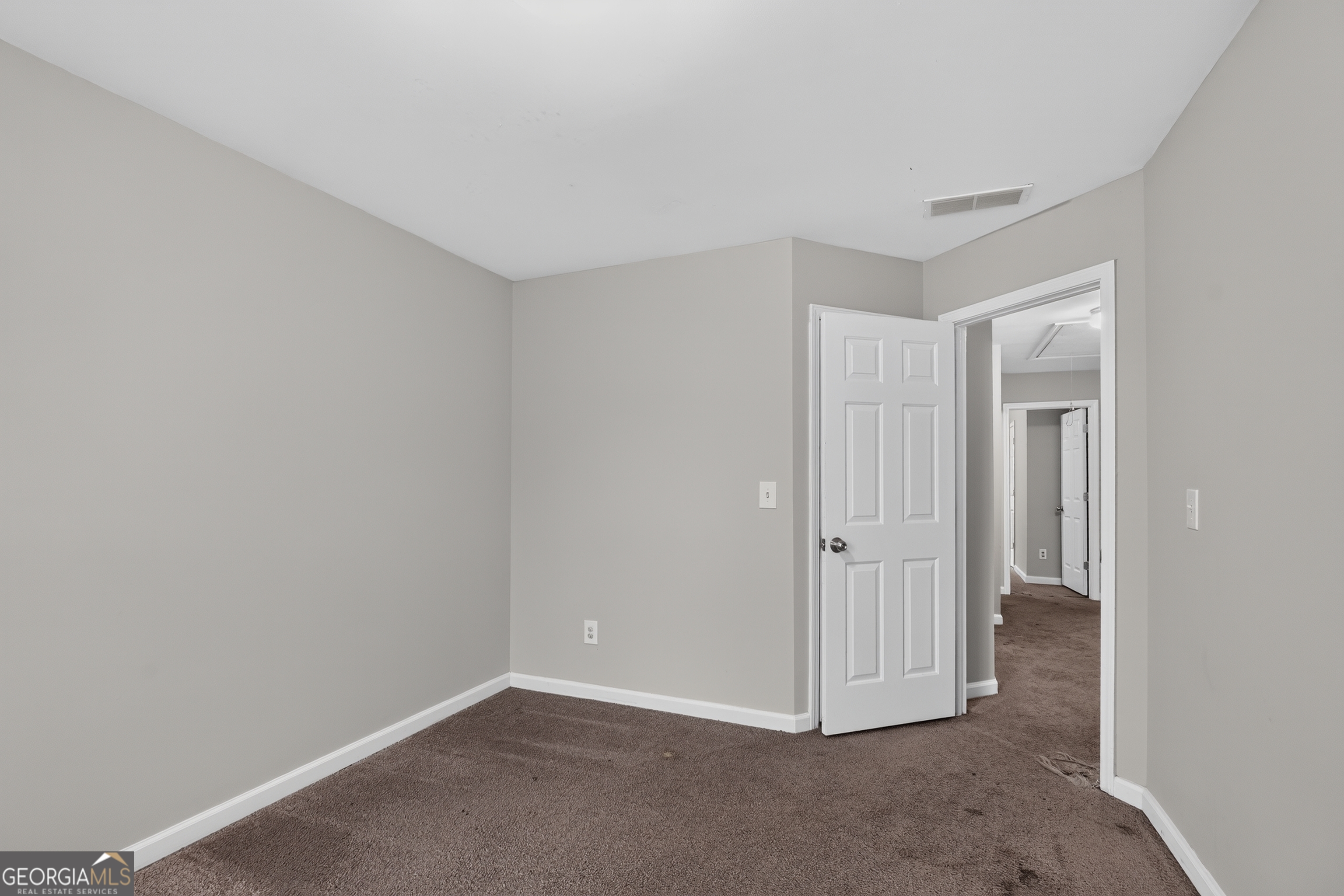 6381 Shadow Square Property Photo 16