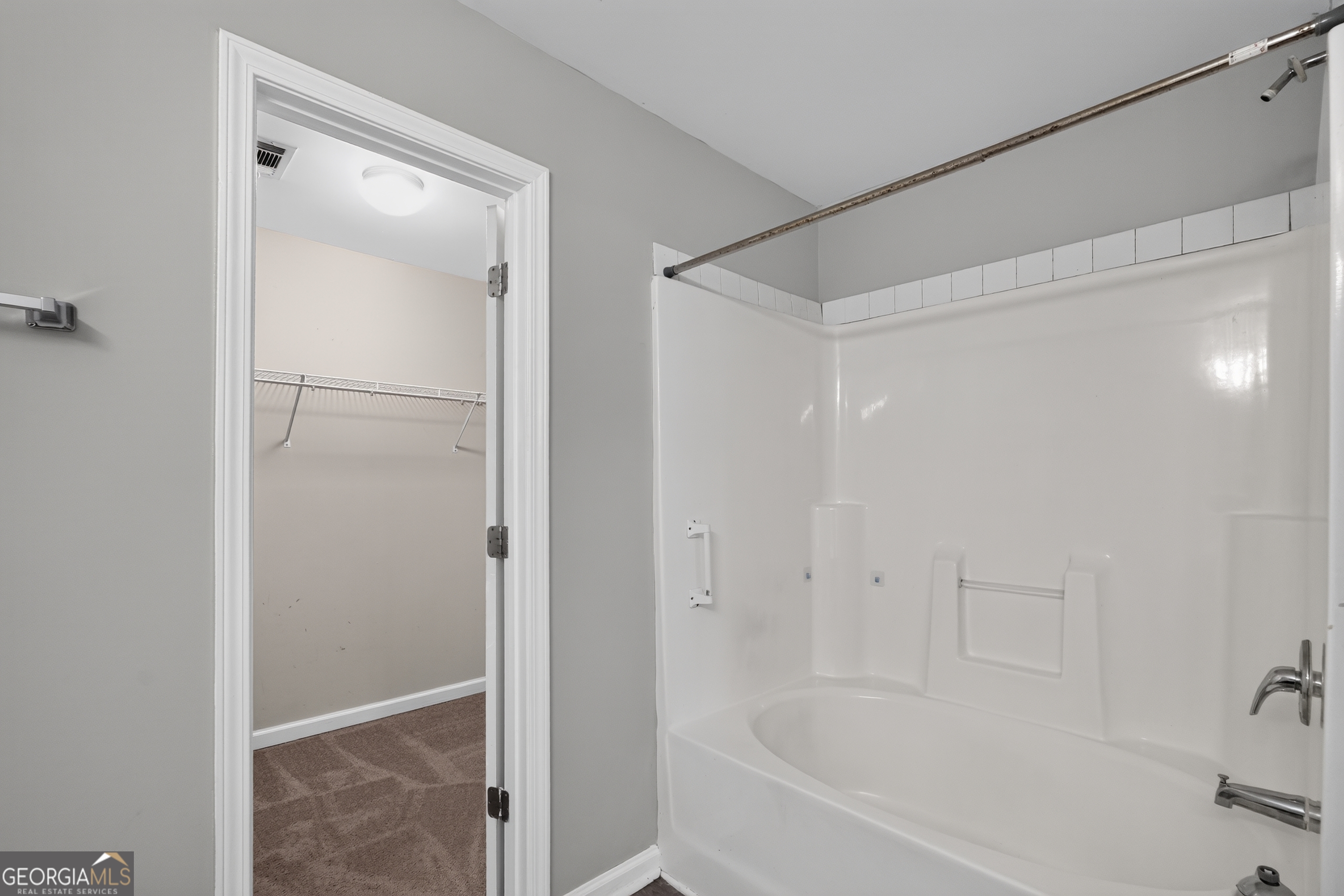6381 Shadow Square Property Photo 32
