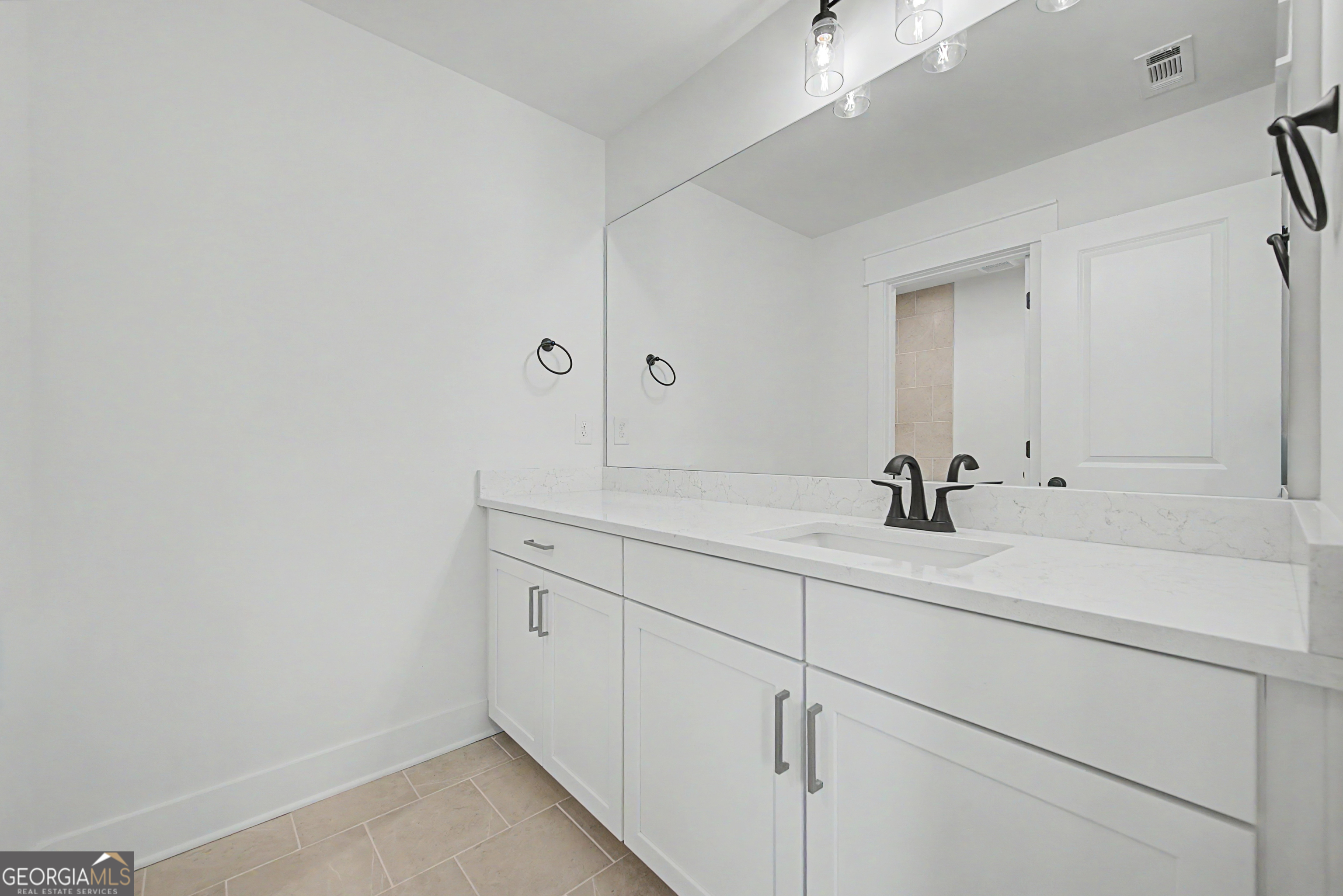 2120 Shillings Road Property Photo 15
