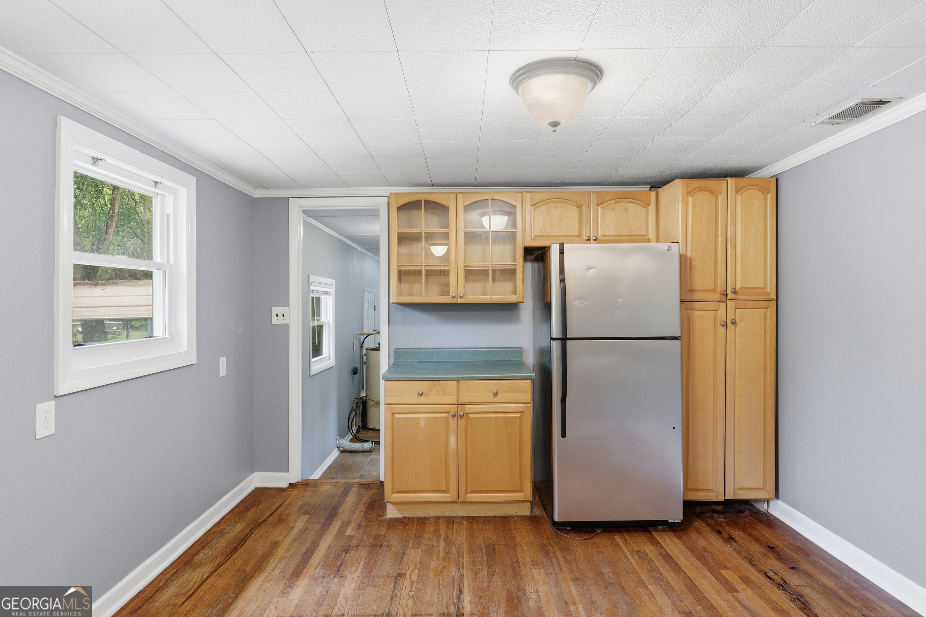 515 E 4th Street Property Photo 8
