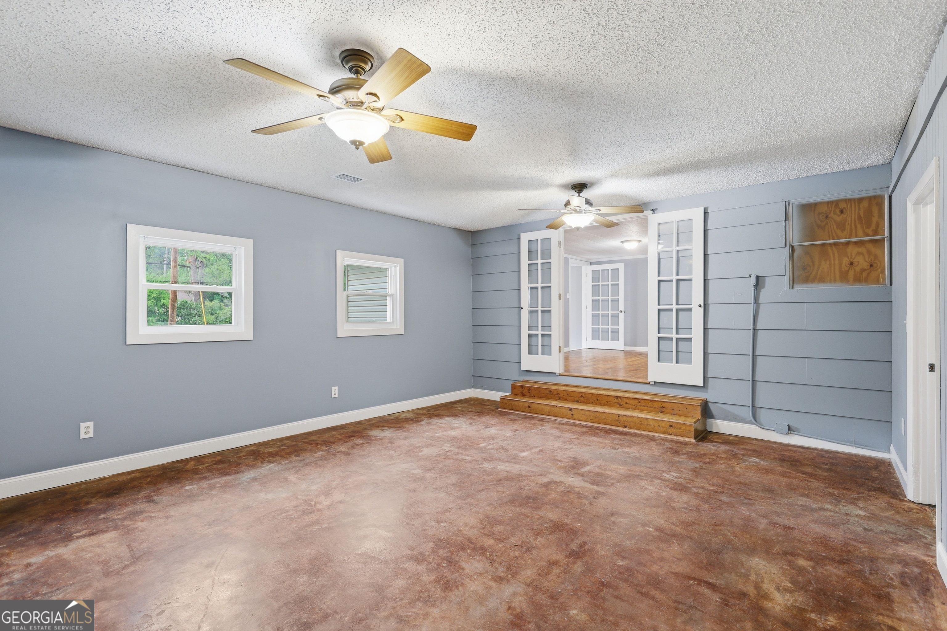 515 E 4th Street Property Photo 11