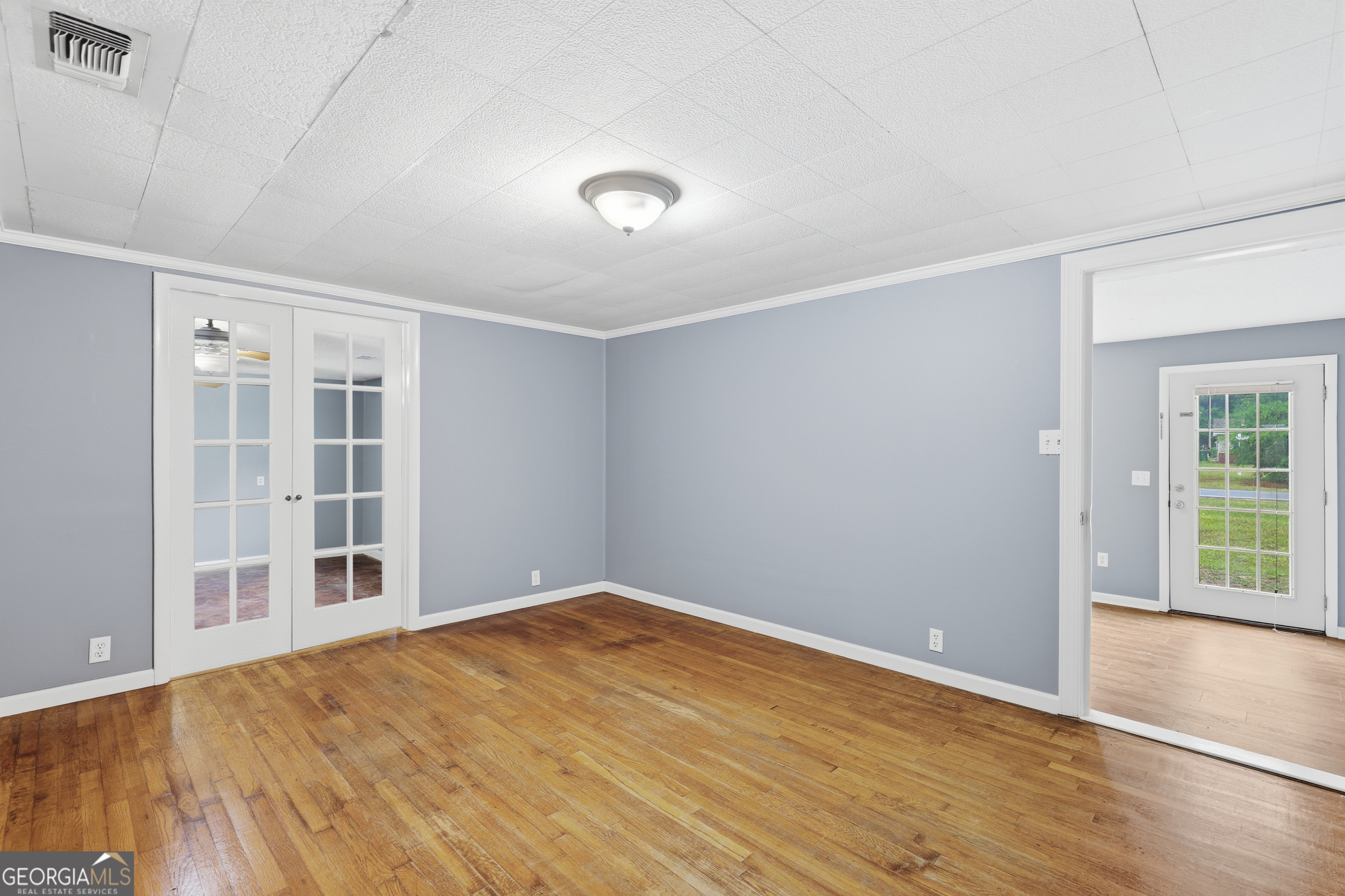 515 E 4th Street Property Photo 15