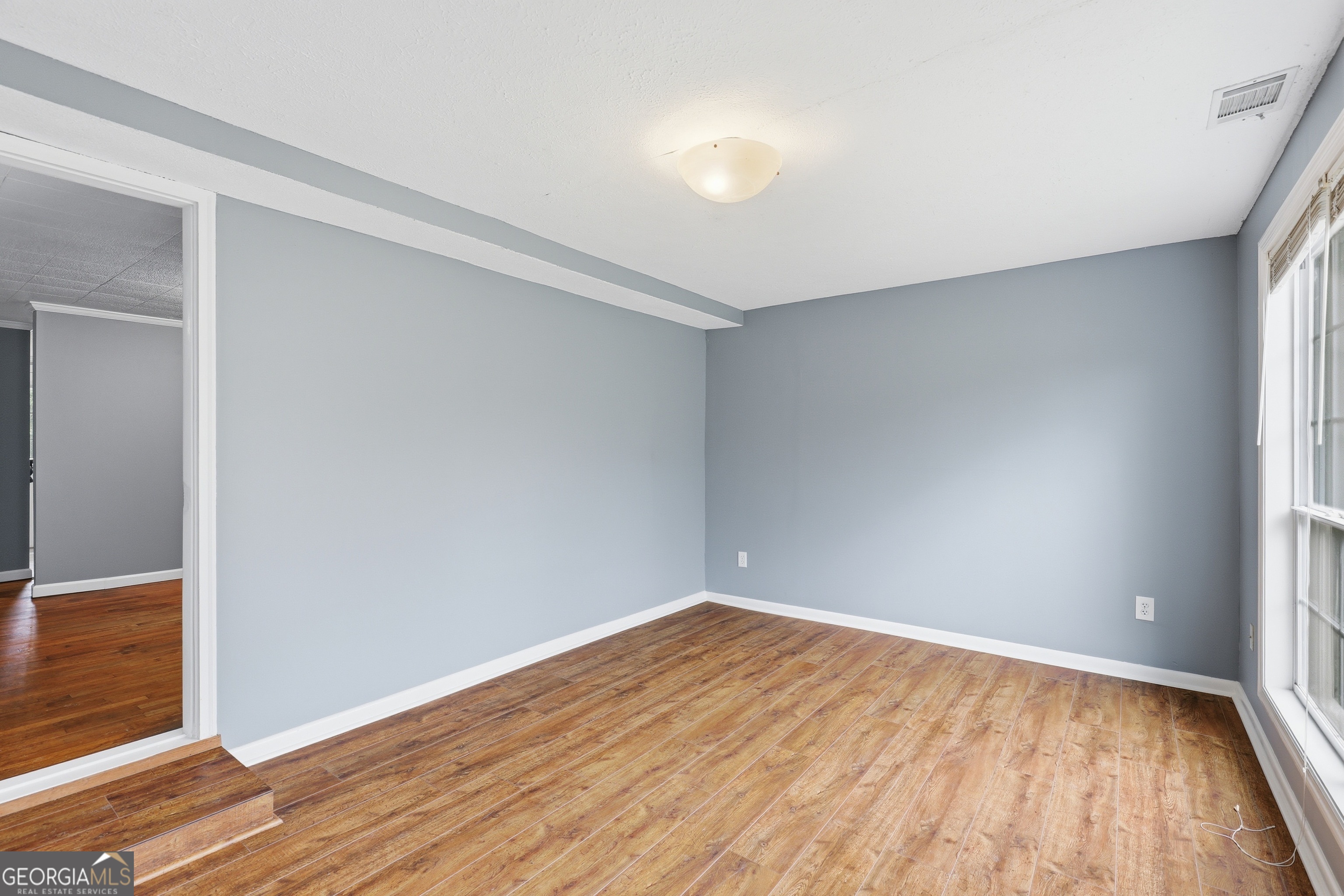515 E 4th Street Property Photo 20