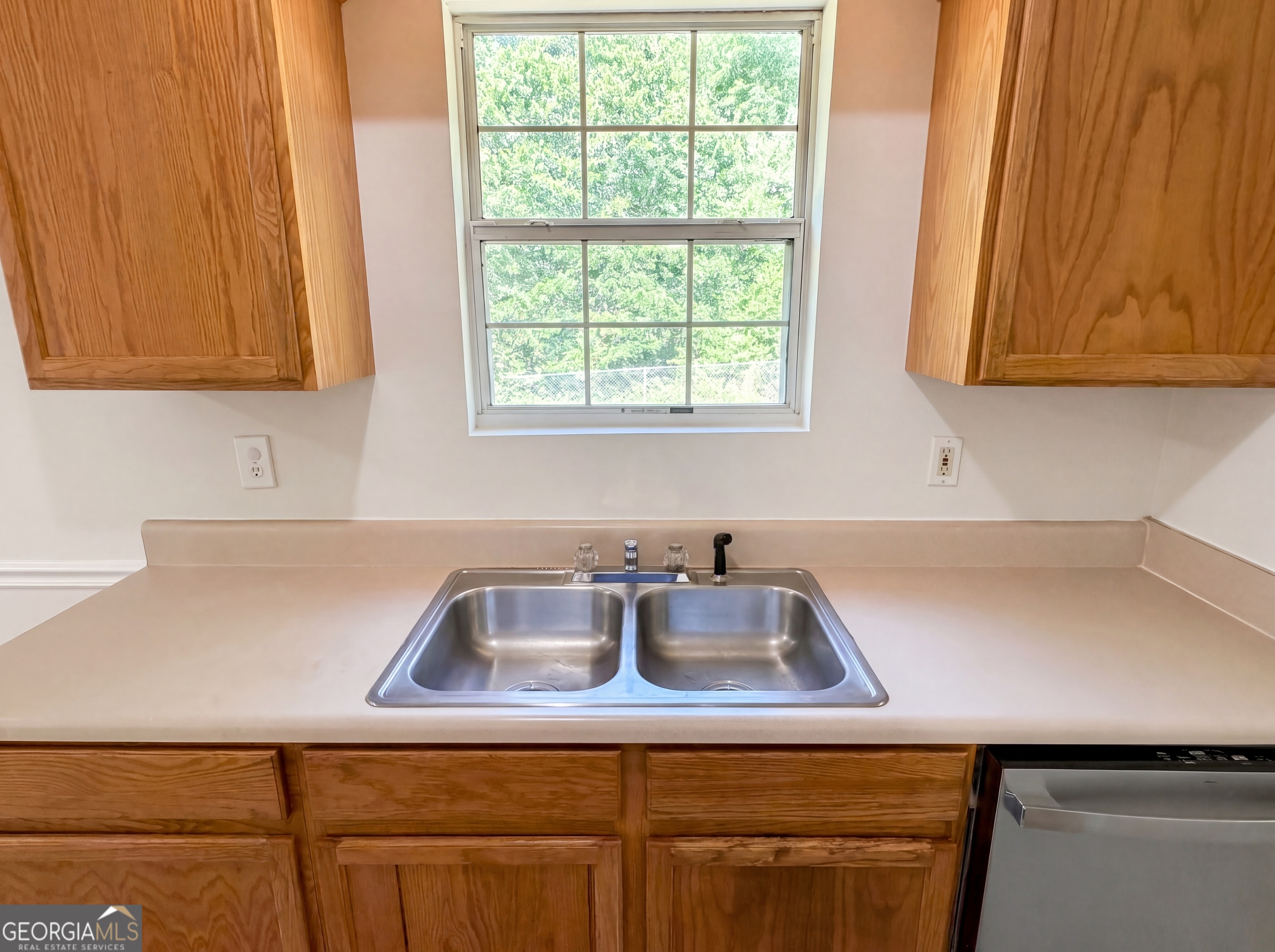 182 Livingston Lane Property Photo 7