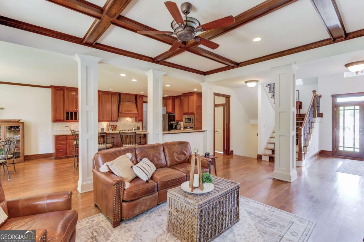 2240 N Pear Grove Court Property Photo 8