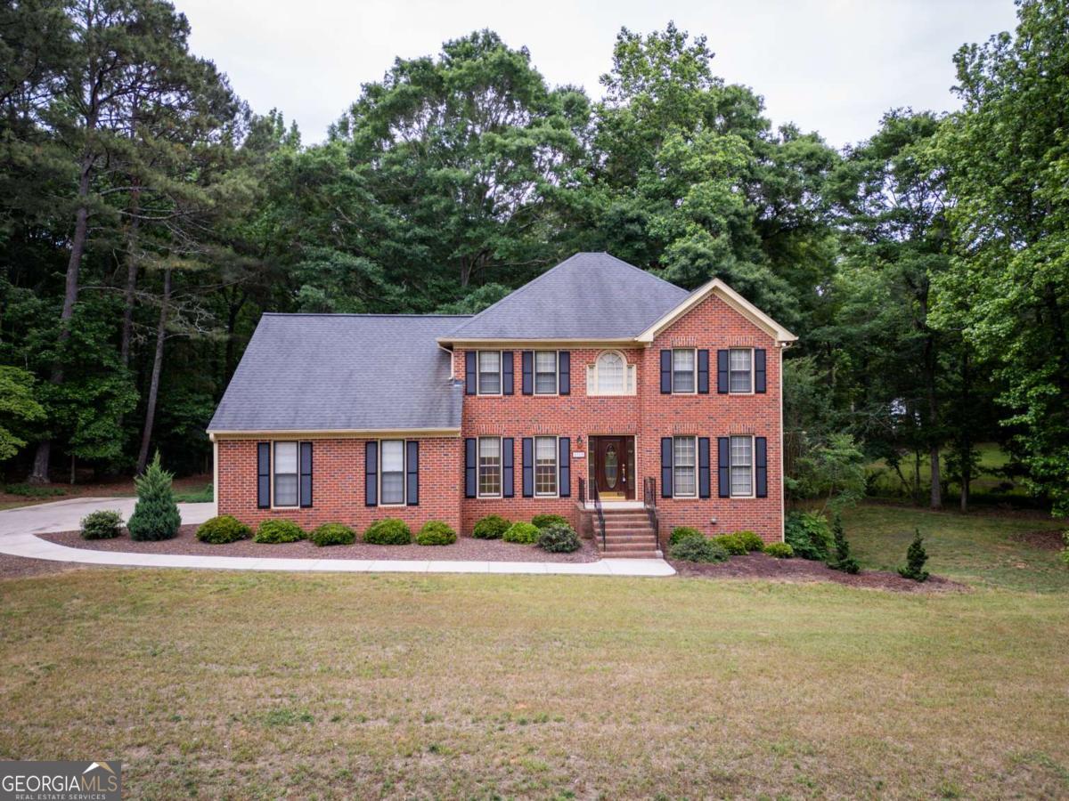 1060 Victoria Crossing Property Photo 1