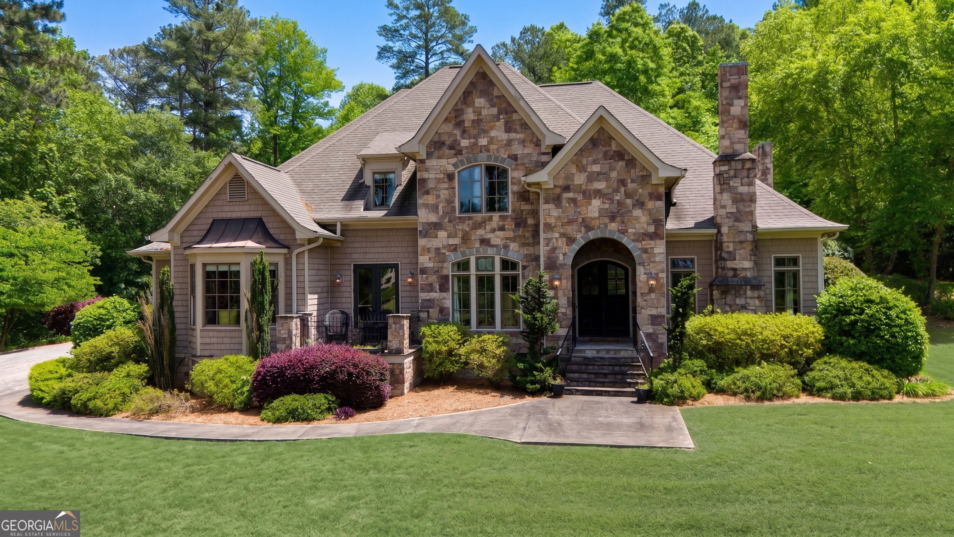 320 N River Road