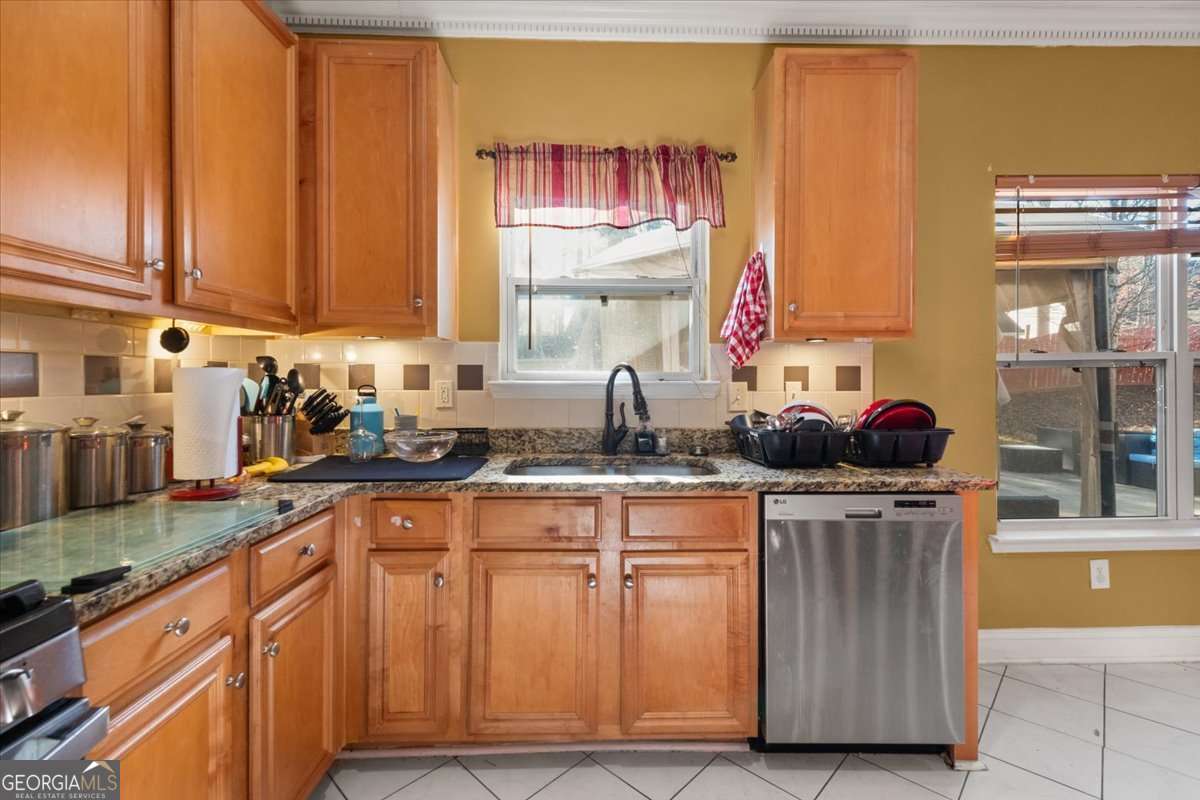 250 Windsor Way Property Photo 16
