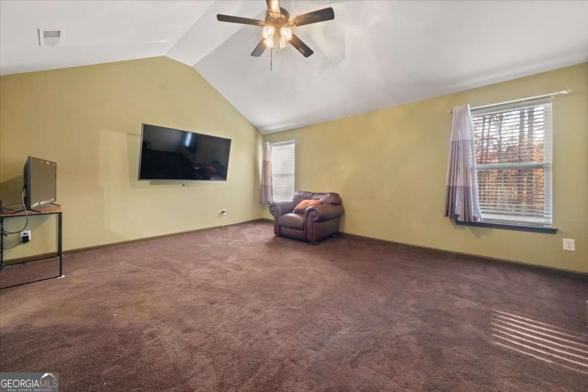250 Windsor Way Property Photo 20