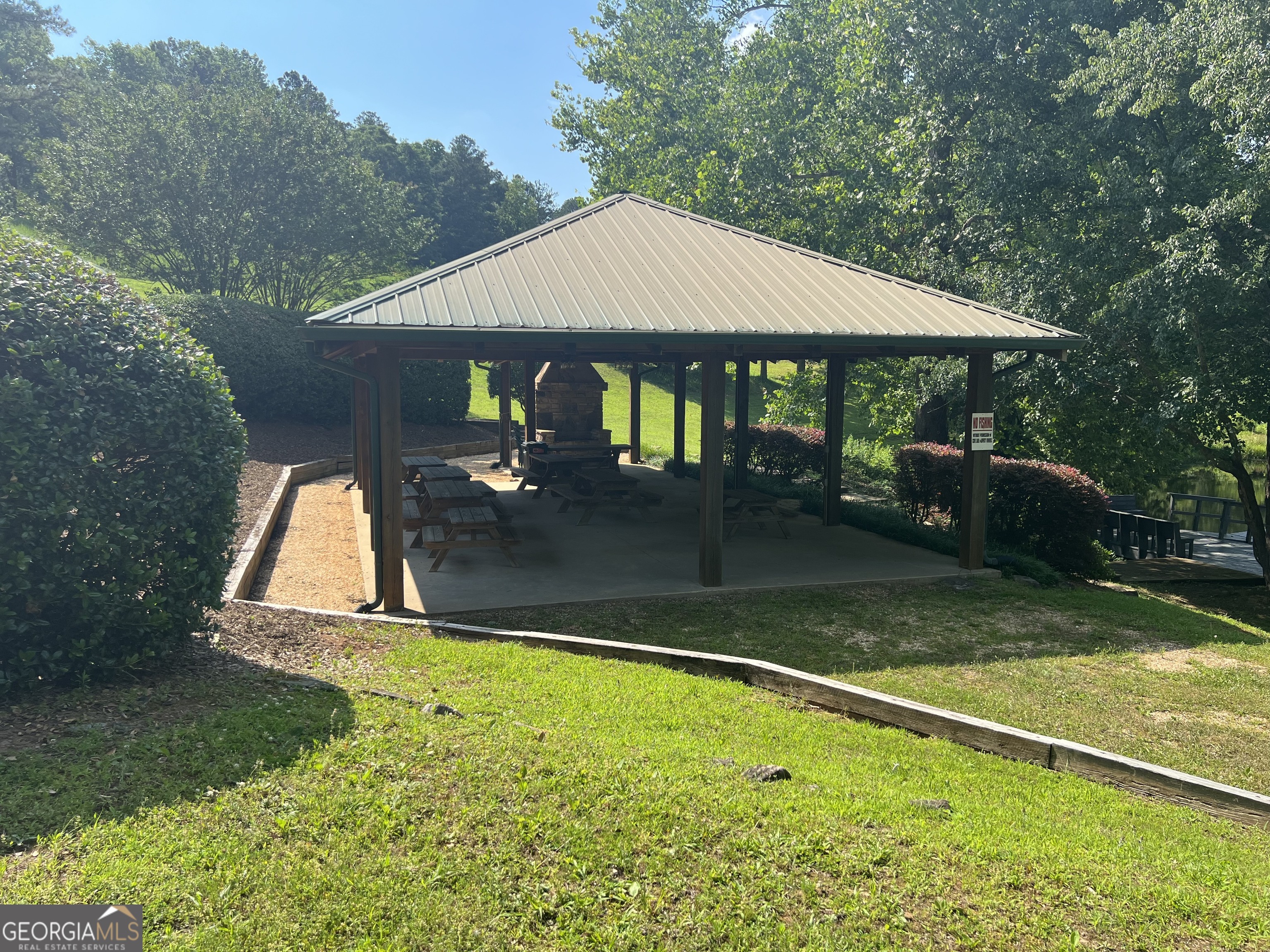 543 Cove Lake Drive Property Photo 5