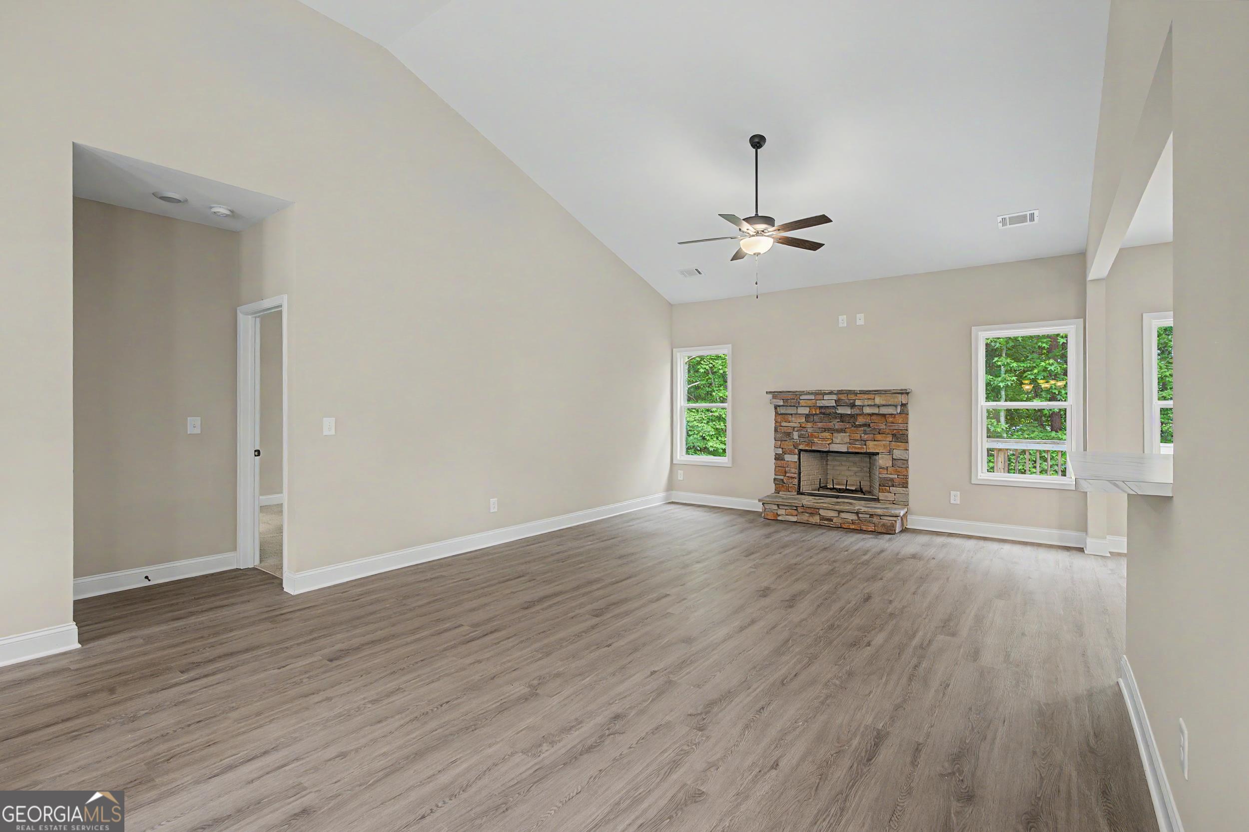 504 Iris Way Property Photo 9