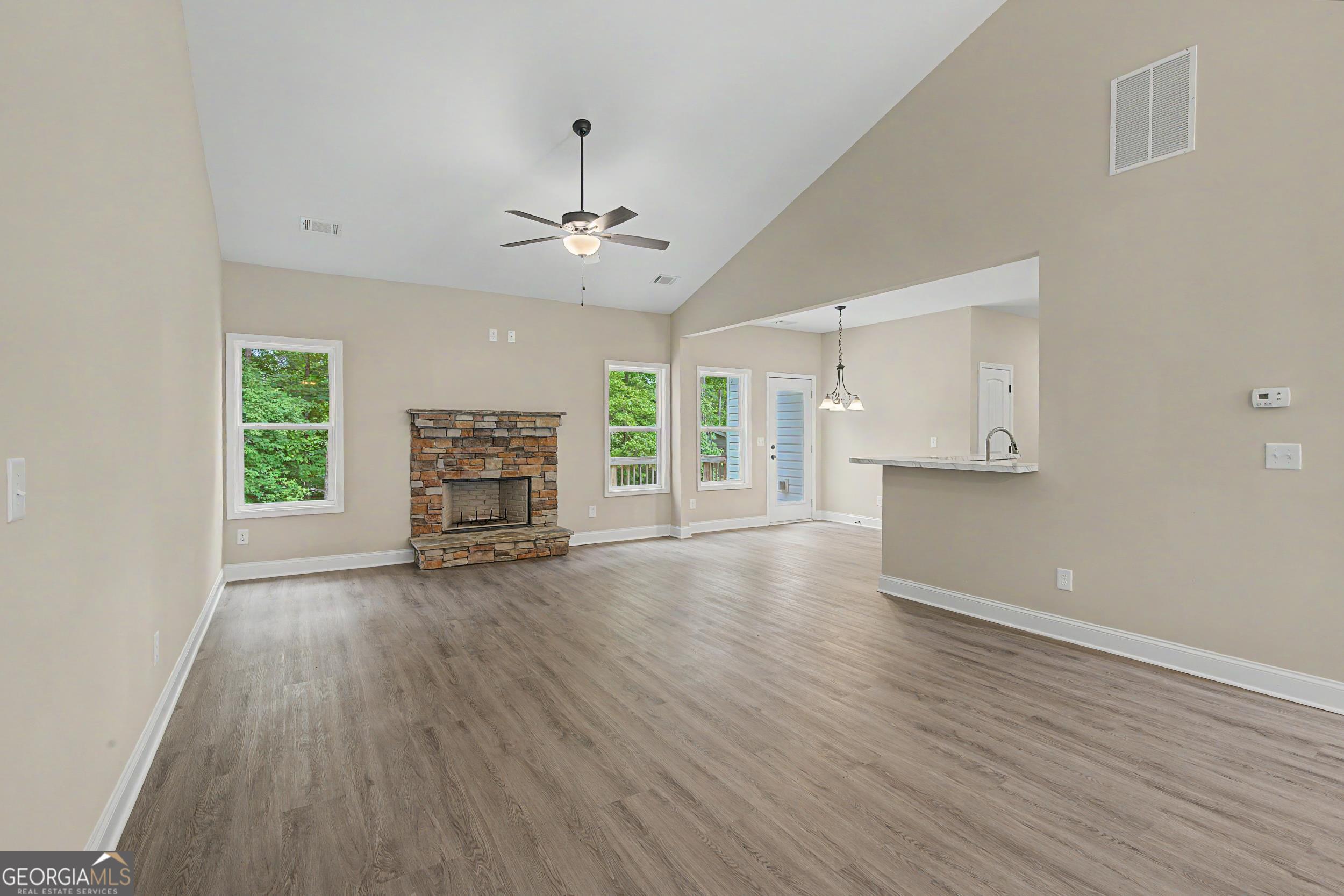 504 Iris Way Property Photo 11