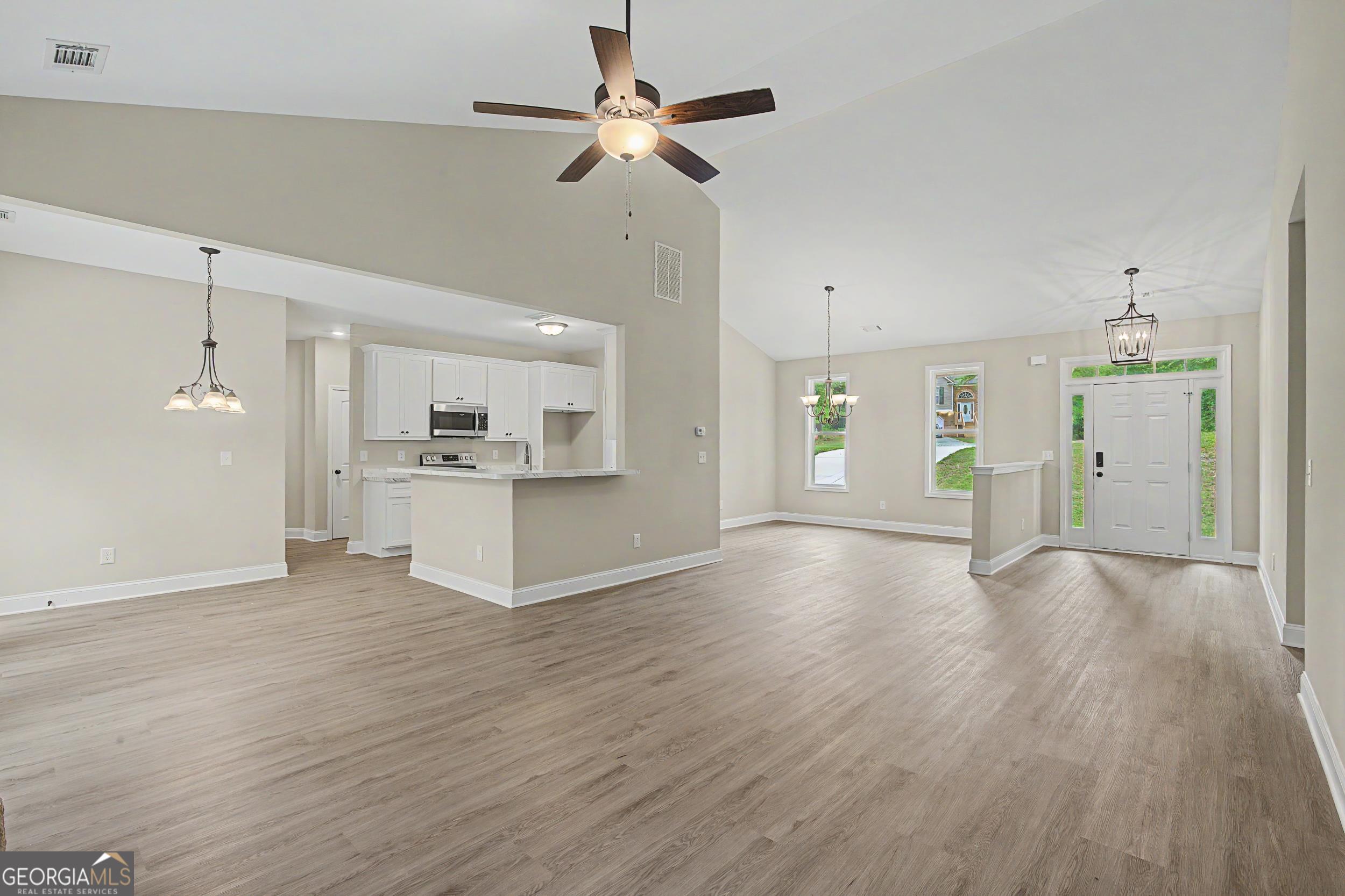 504 Iris Way Property Photo 12