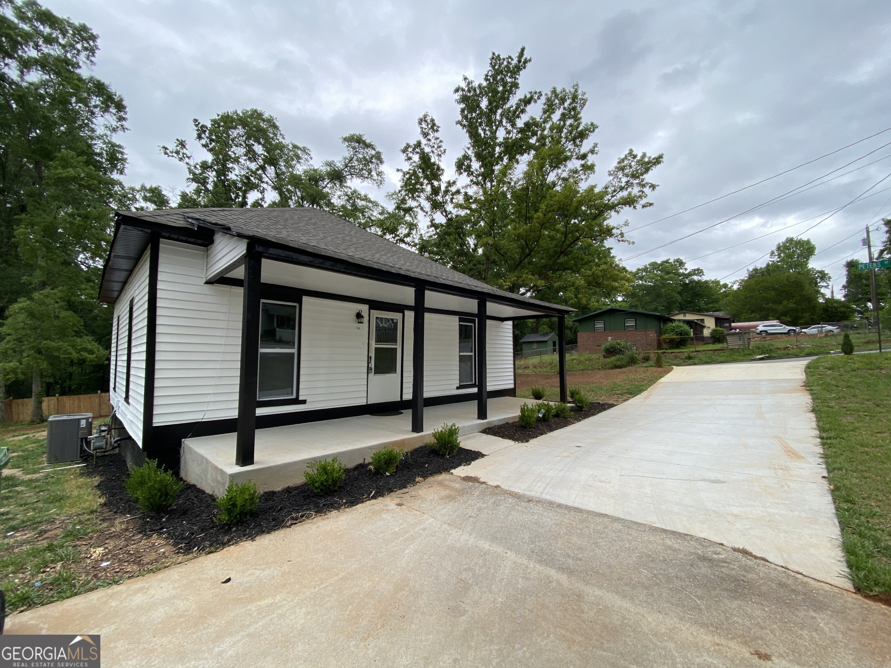 702 Roosevelt Street Property Photo 4