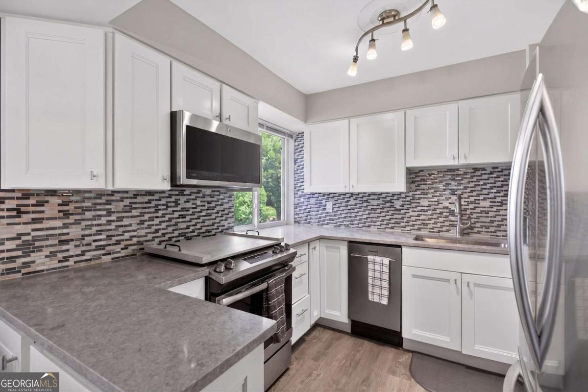 2479 Peachtree Road Ne # 214 Property Photo 8