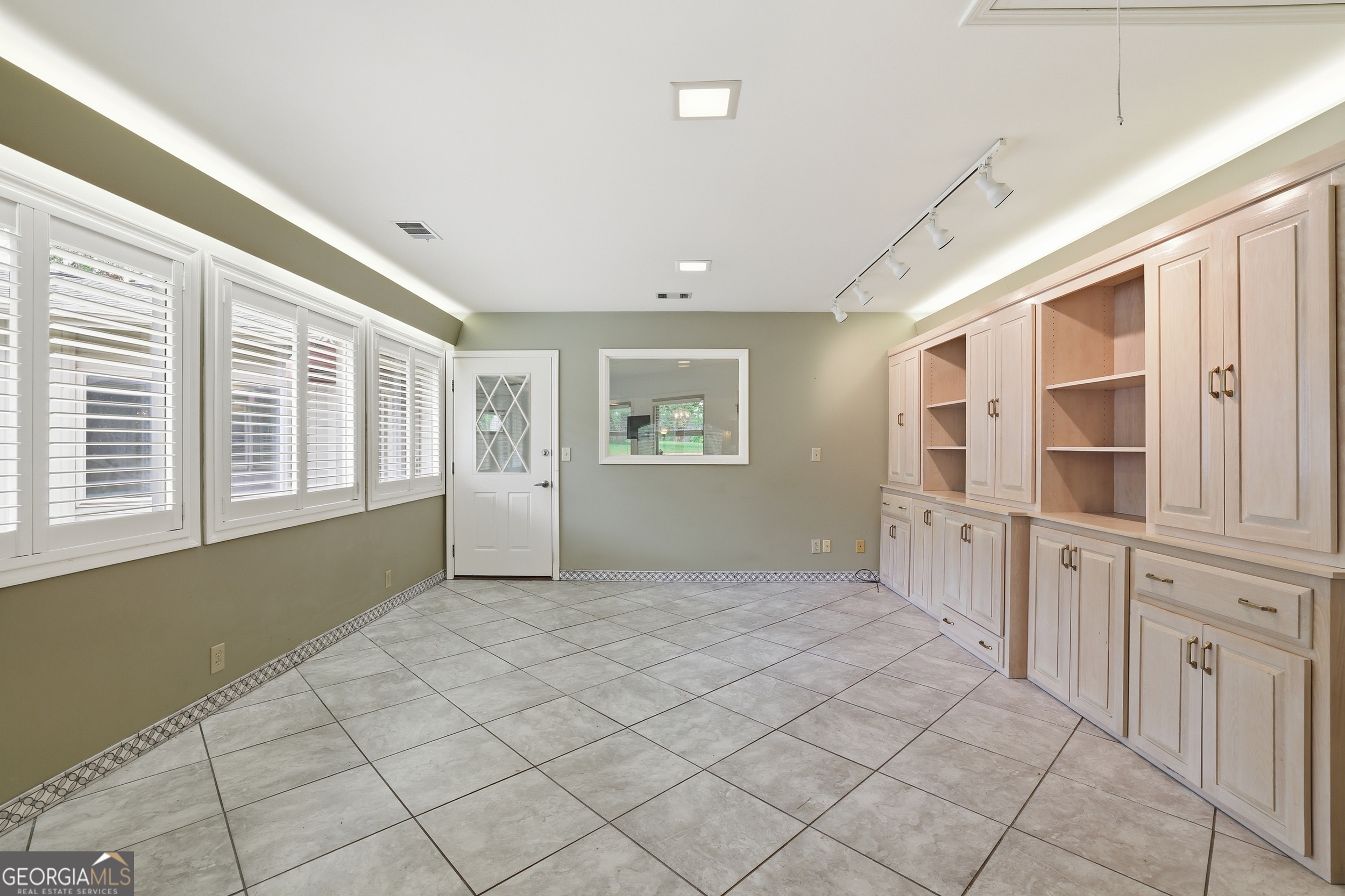 31 Addington Court Property Photo 25